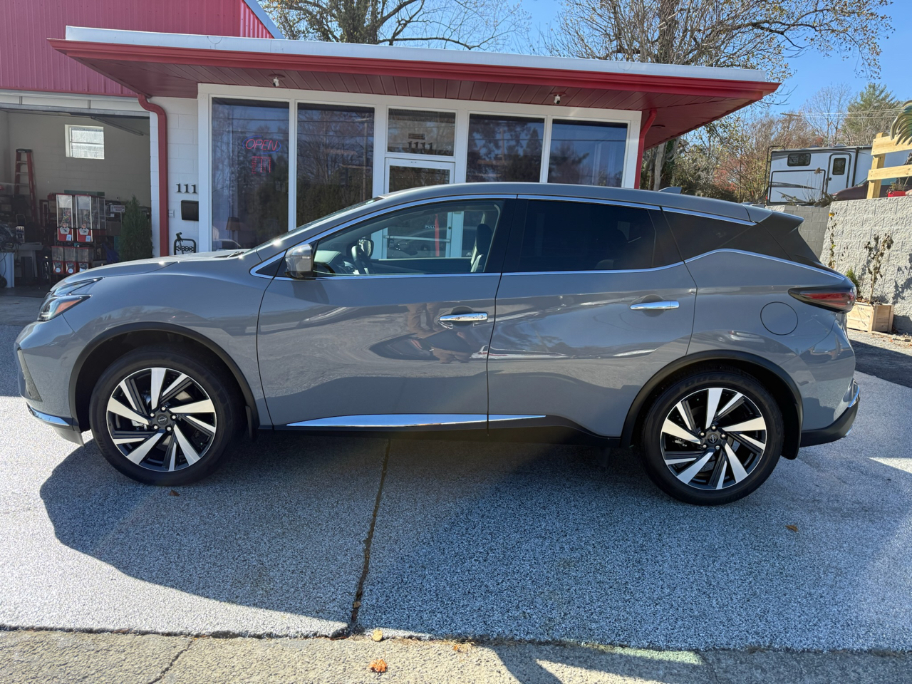 2023 Nissan Murano SL photo 2