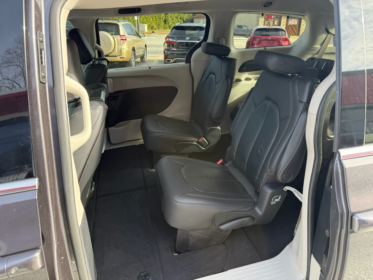 2020 Chrysler Pacifica Touring Plus photo 4