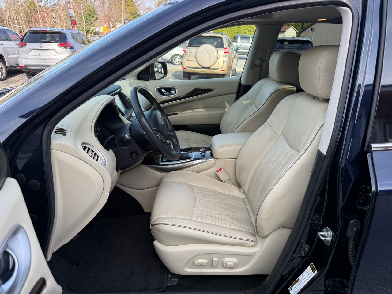 2019 Infiniti QX60 Luxe photo 3