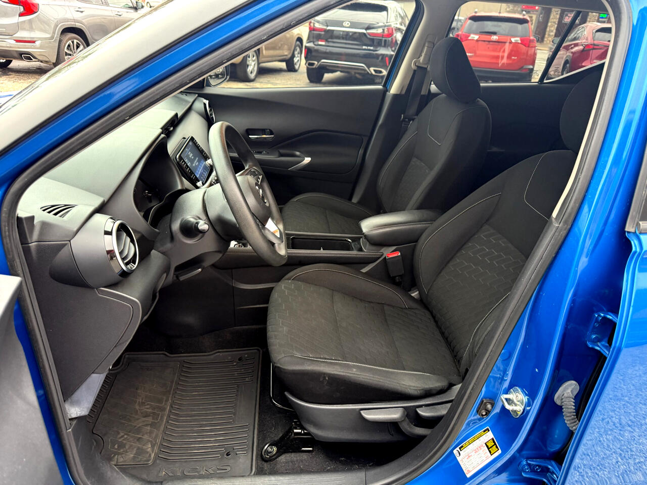 Nissan Kicks SV FWD 2021