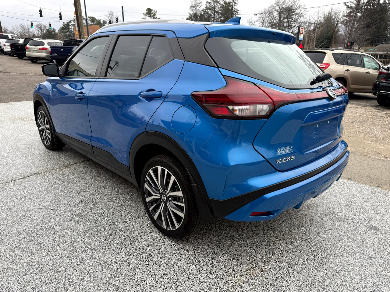 Nissan Kicks SV FWD 2021