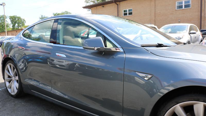 Tesla Model S 4dr Sdn 85 kWh Battery 2014