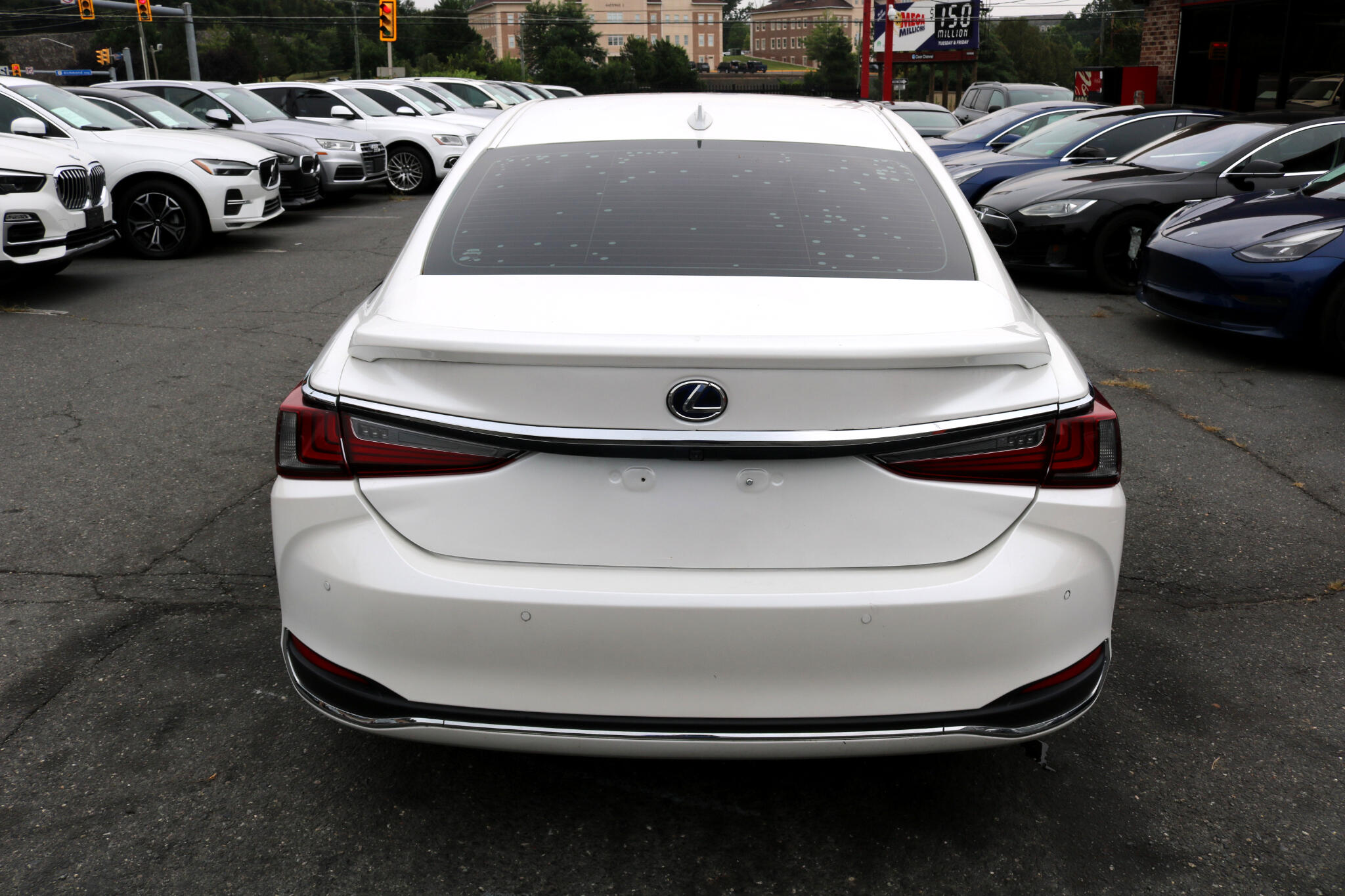 2021 Lexus ES 300h photo 4