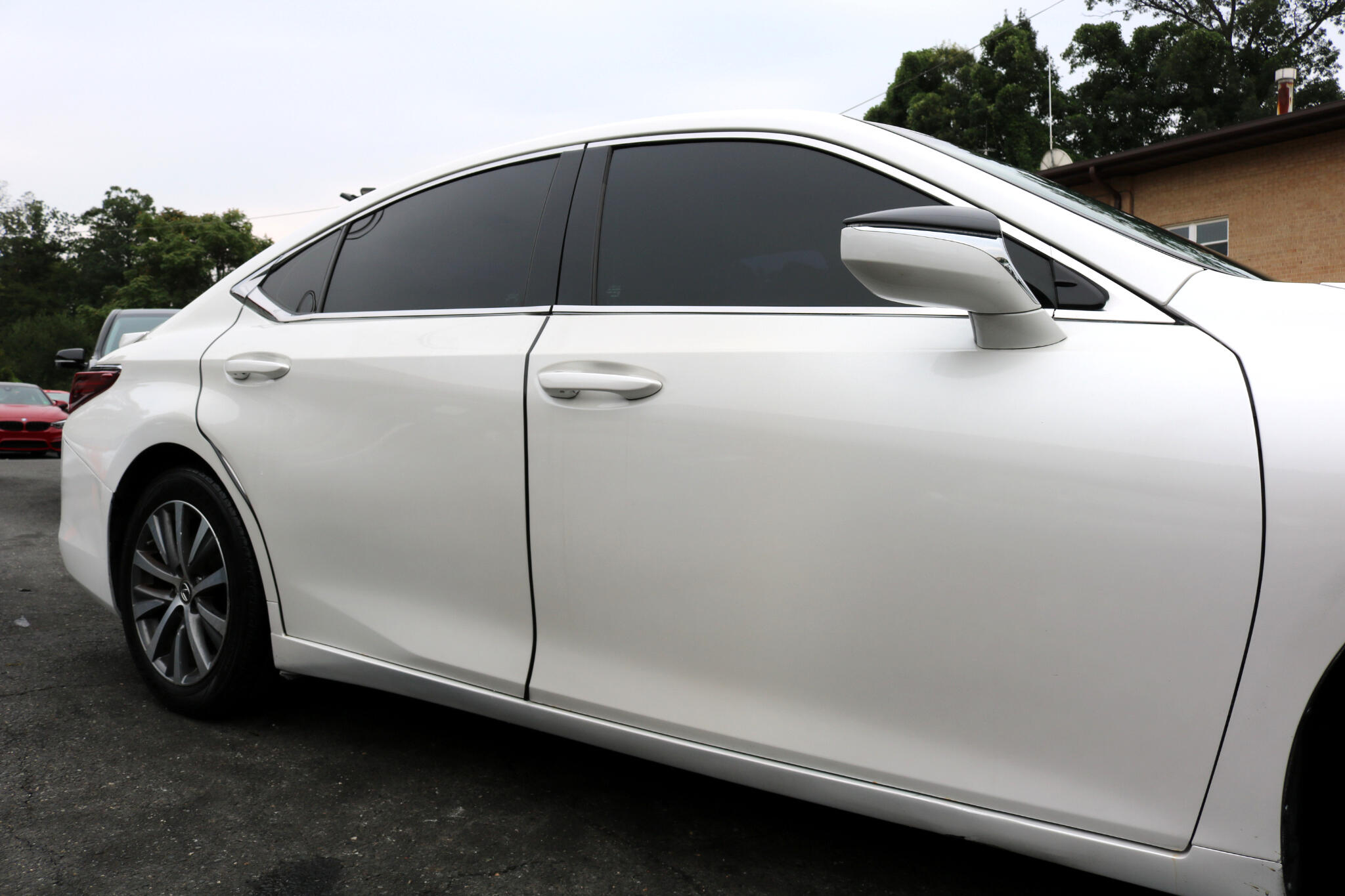 2021 Lexus ES 300h photo 12