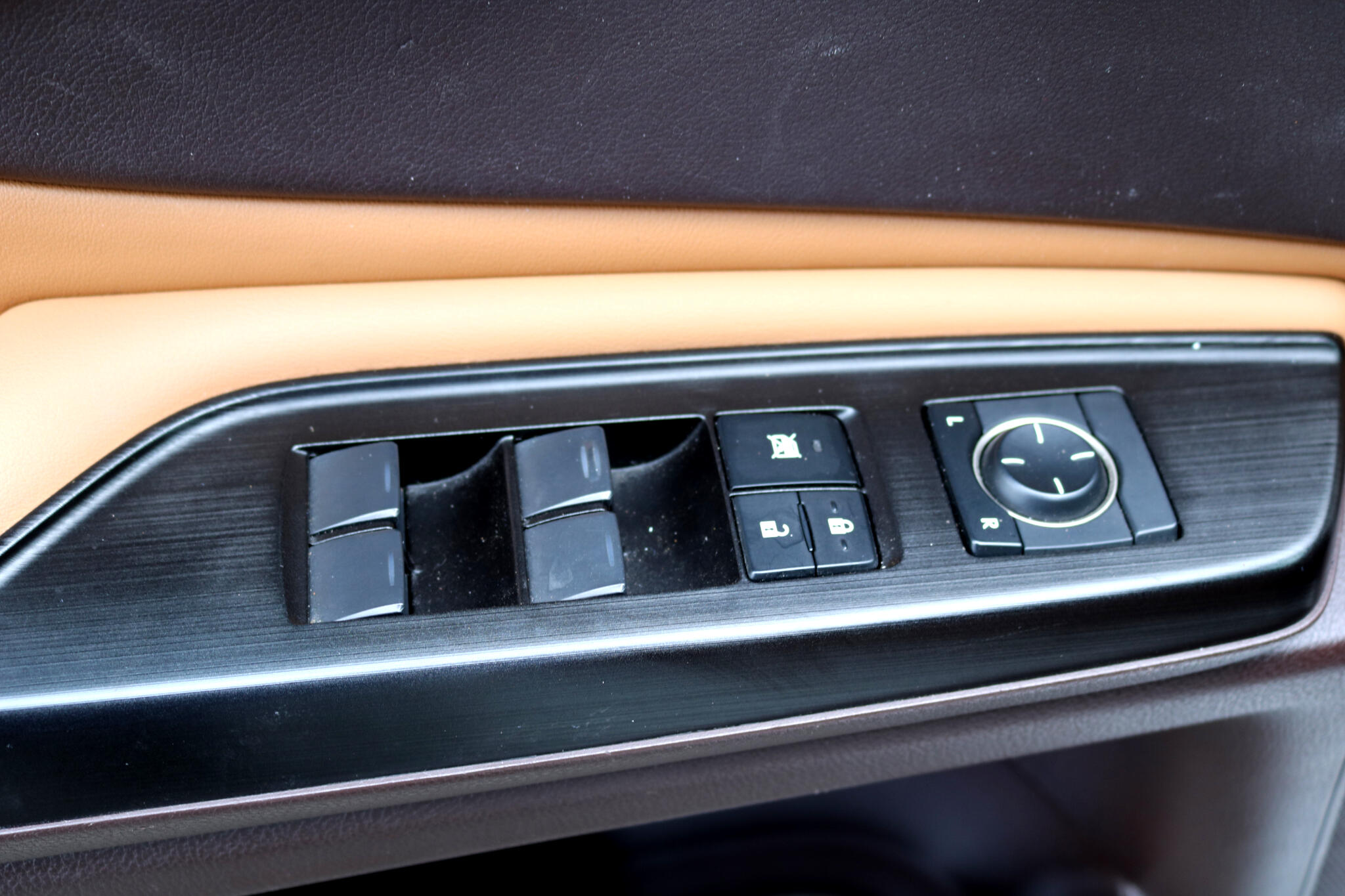 2021 Lexus ES 300h photo 16