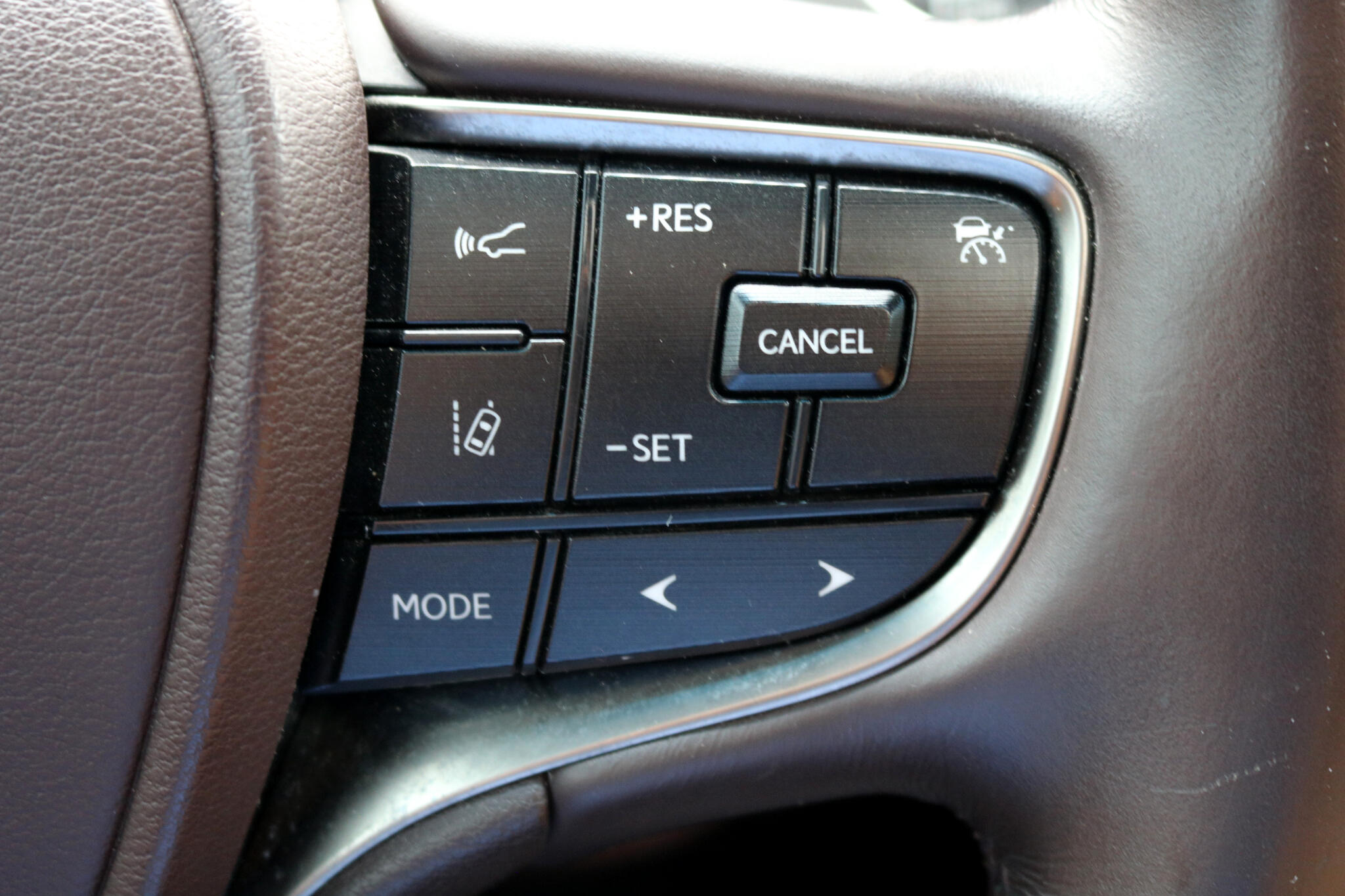 2021 Lexus ES 300h photo 20