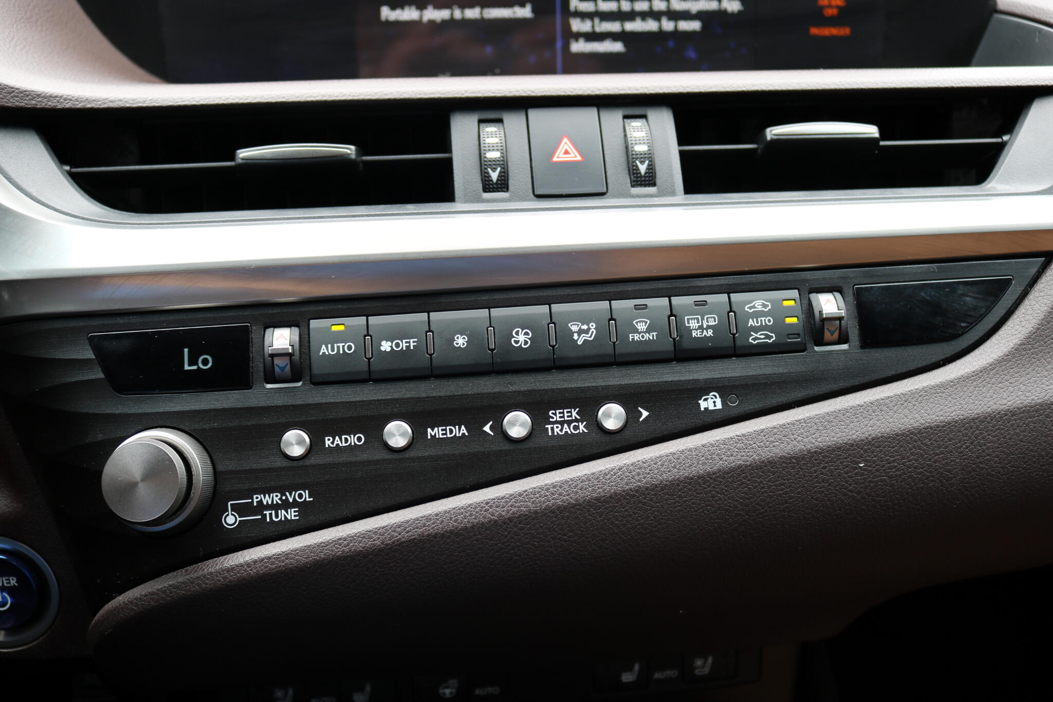 2021 Lexus ES 300h photo 25