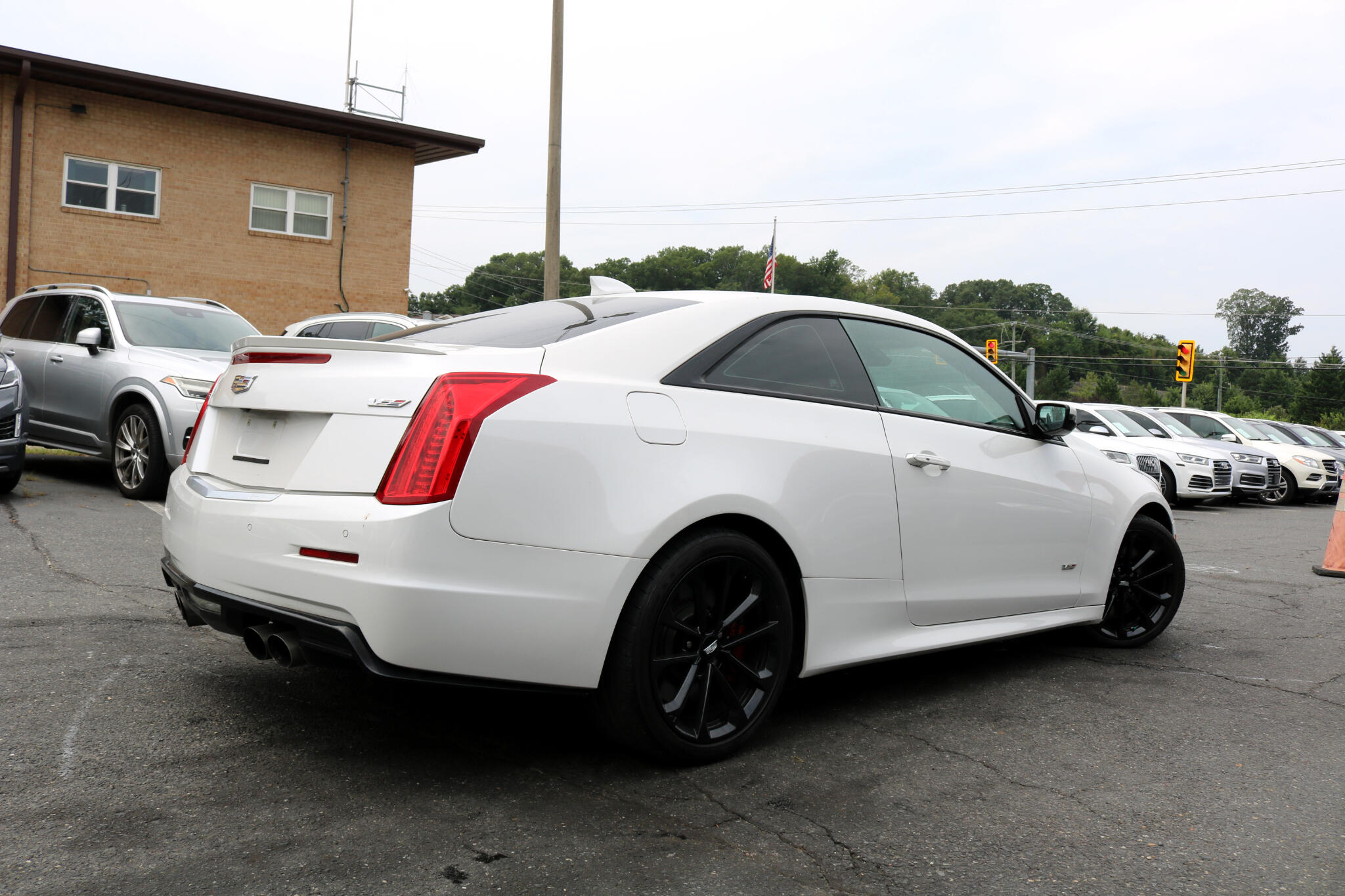 2017 Cadillac ATS V photo 2
