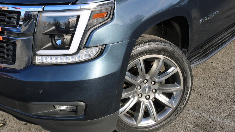 Chevrolet Suburban 4WD 4dr 1500 LT 2019