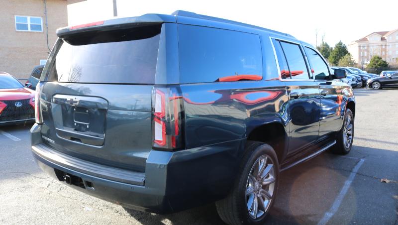 Chevrolet Suburban 4WD 4dr 1500 LT 2019