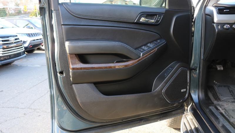 Chevrolet Suburban 4WD 4dr 1500 LT 2019