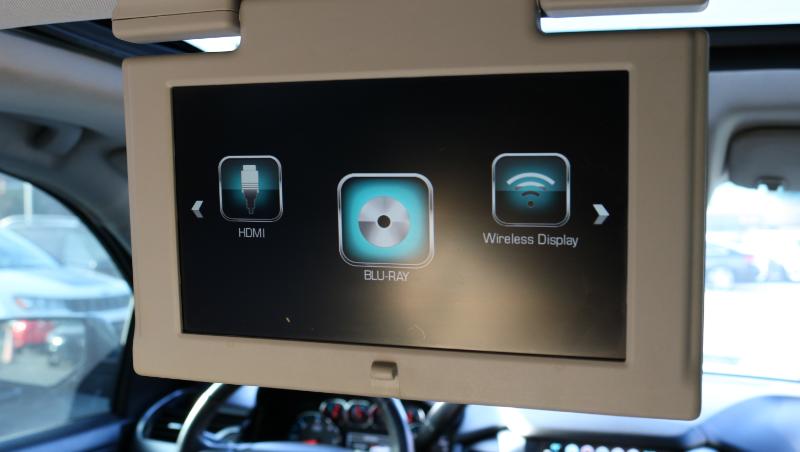 Chevrolet Suburban 4WD 4dr 1500 LT 2019