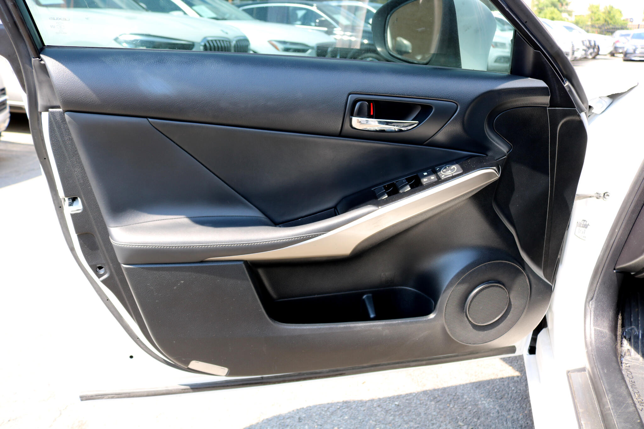 2016 Lexus IS 300 photo 12