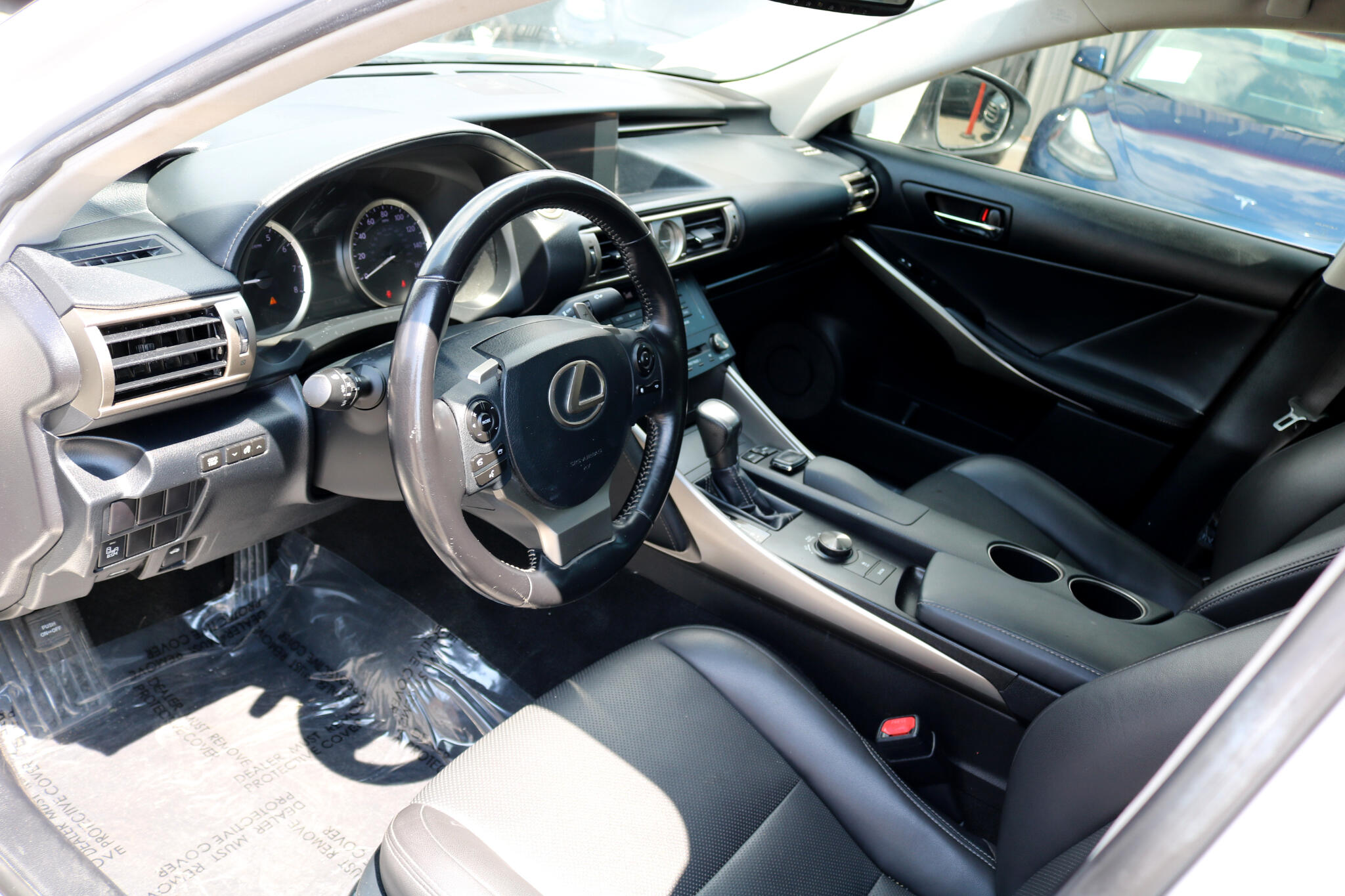 2016 Lexus IS 300 photo 15