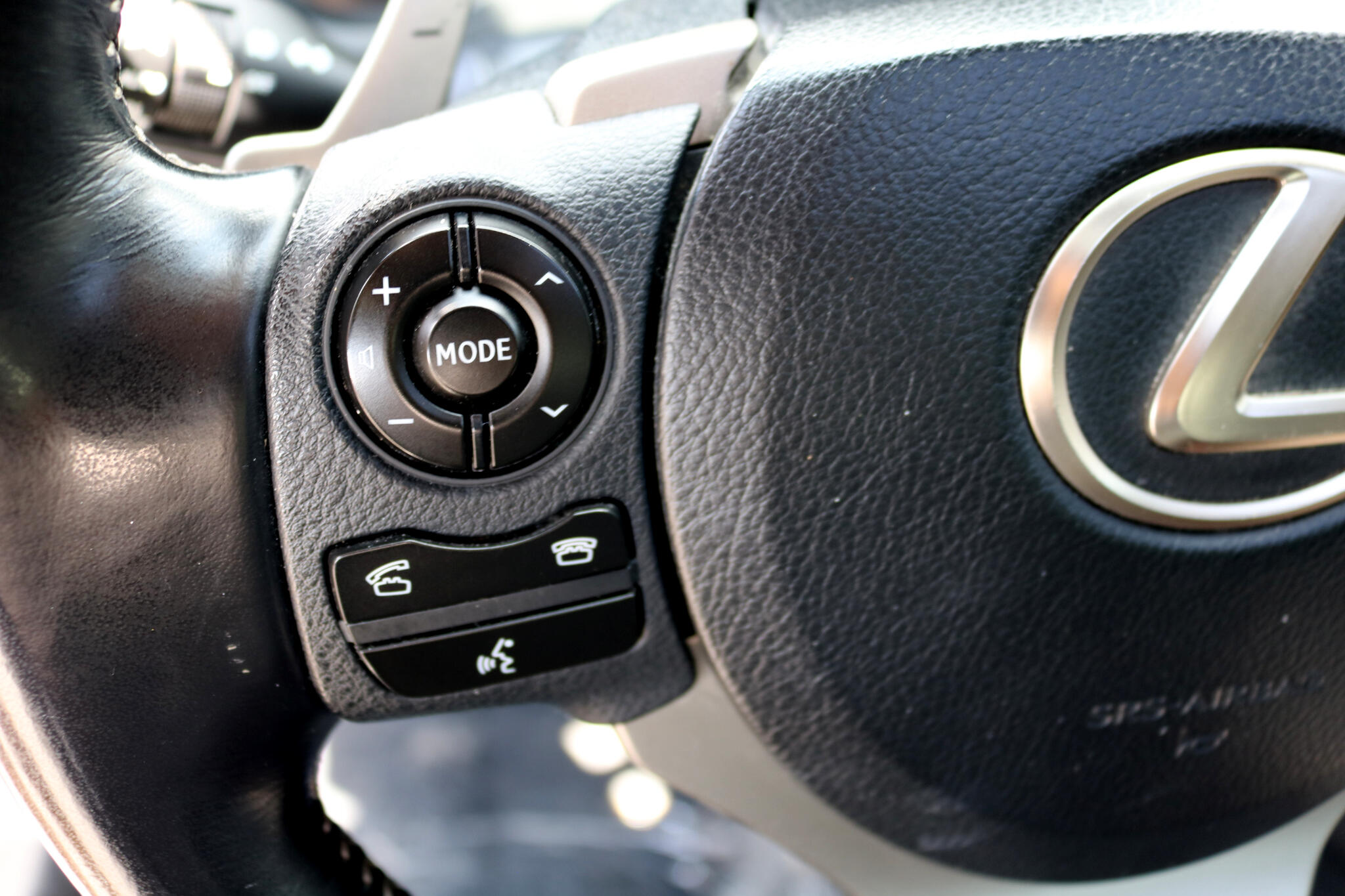 2016 Lexus IS 300 photo 20