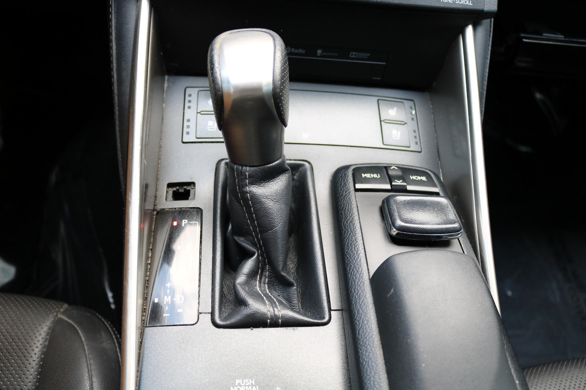 2016 Lexus IS 300 photo 28