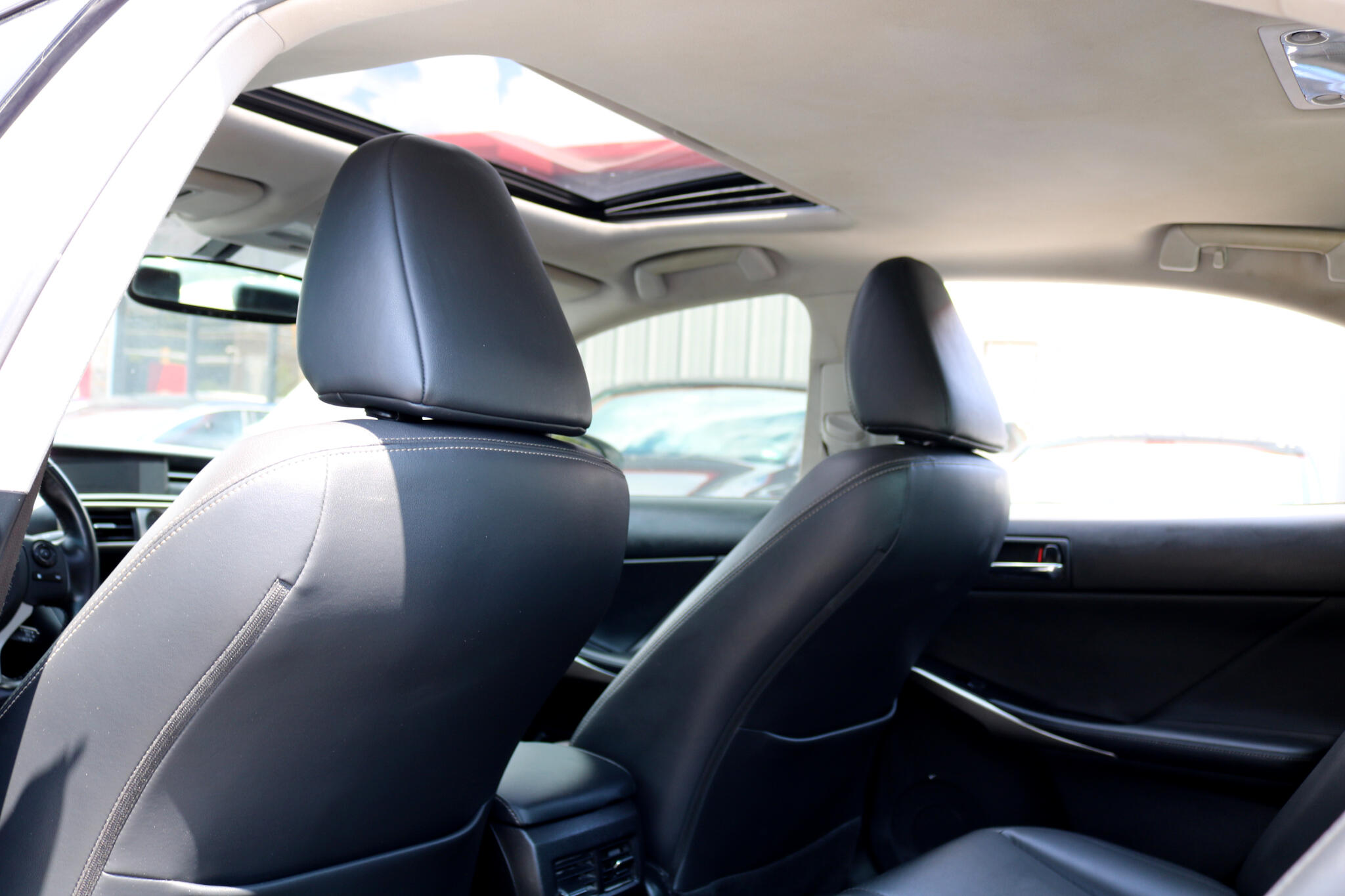 2016 Lexus IS 300 photo 38