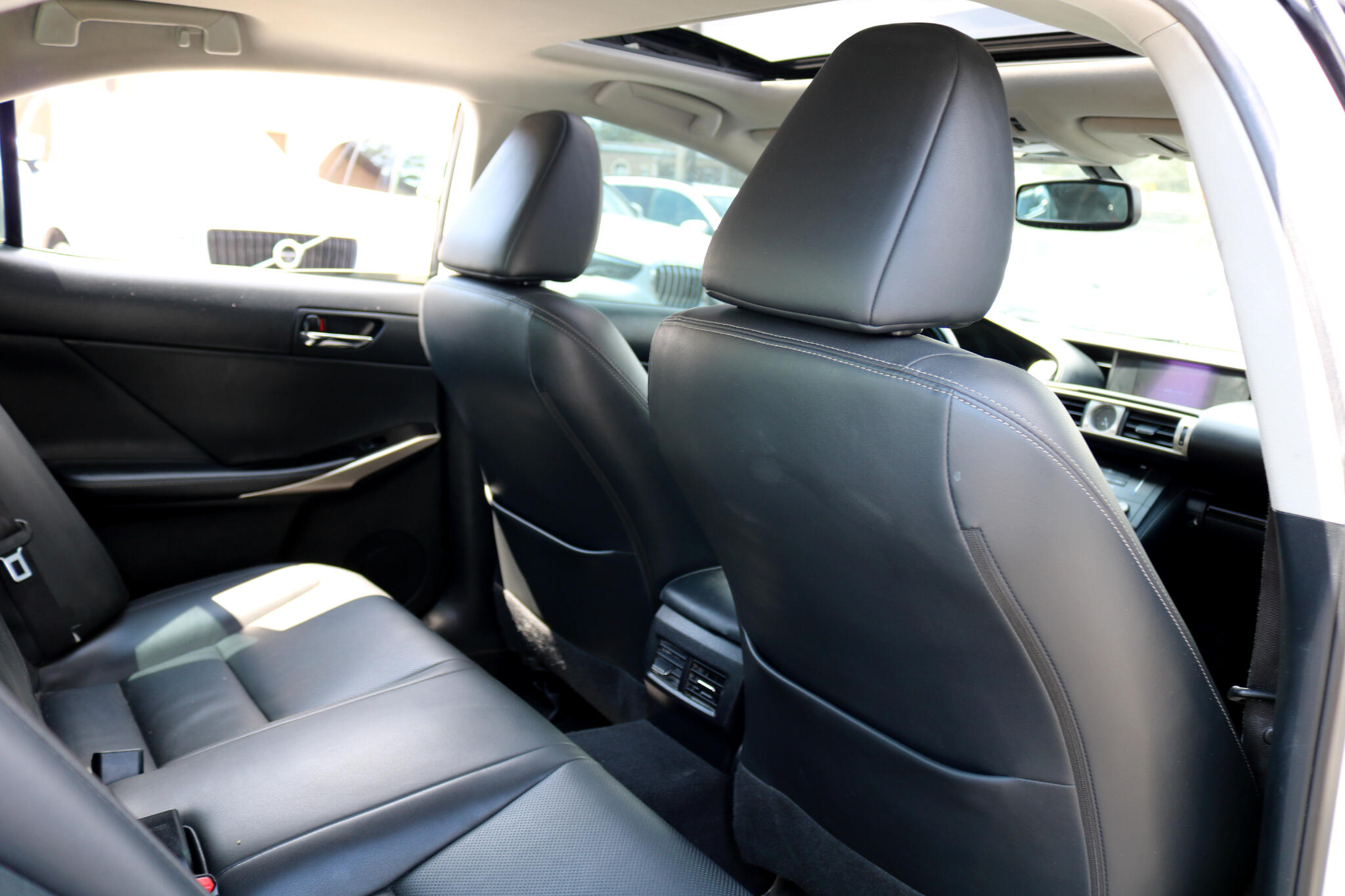 2016 Lexus IS 300 photo 41