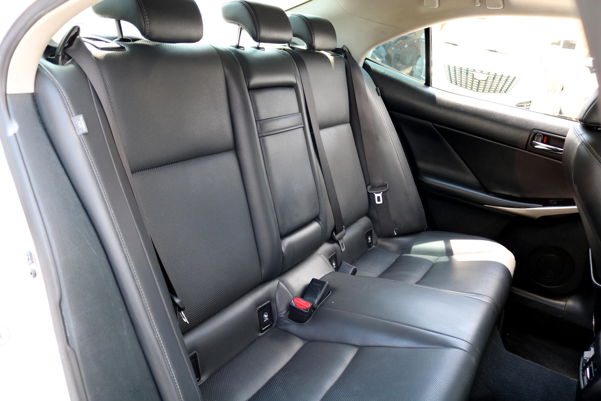 2016 Lexus IS 300 photo 42