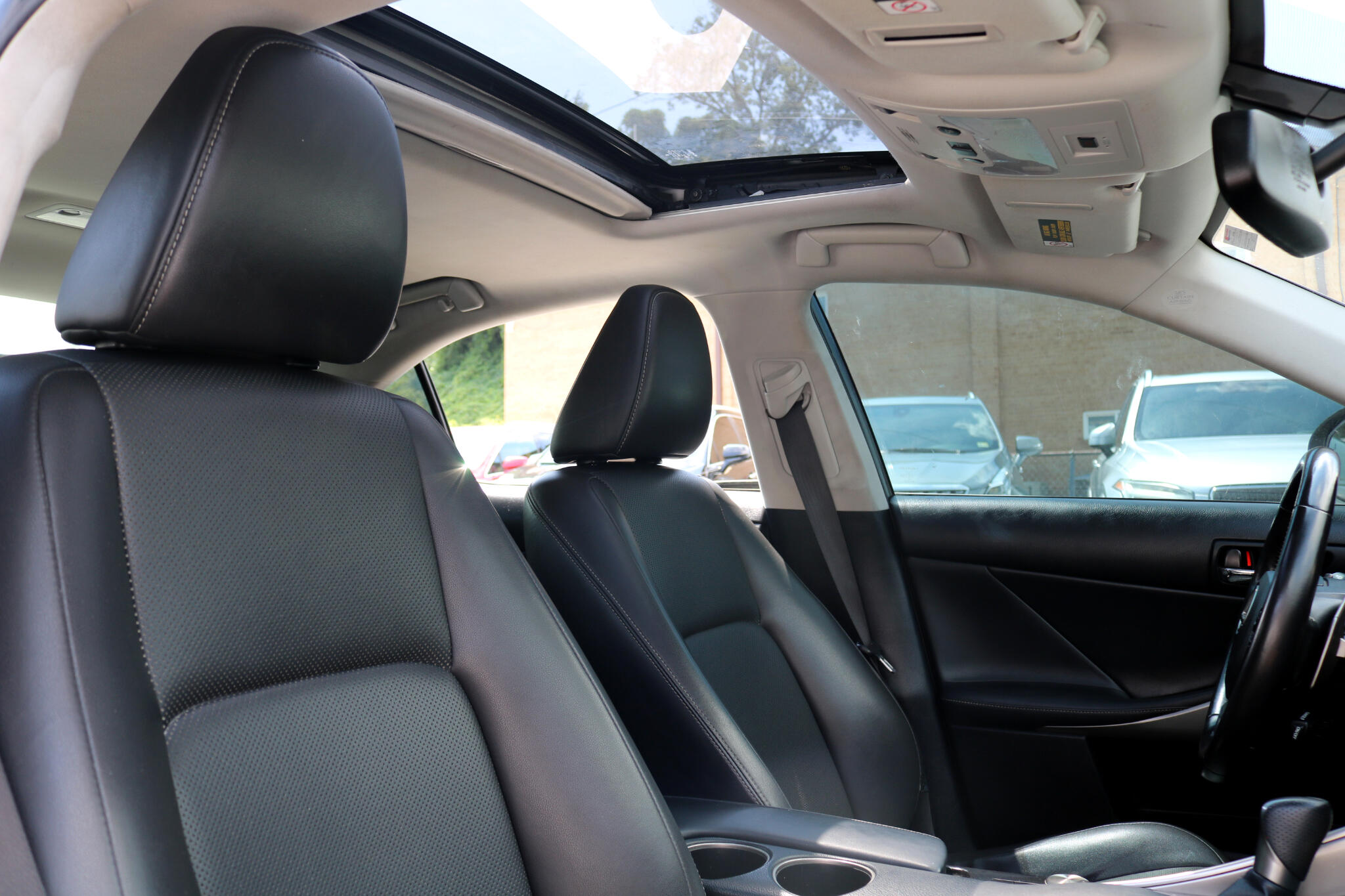2016 Lexus IS 300 photo 45