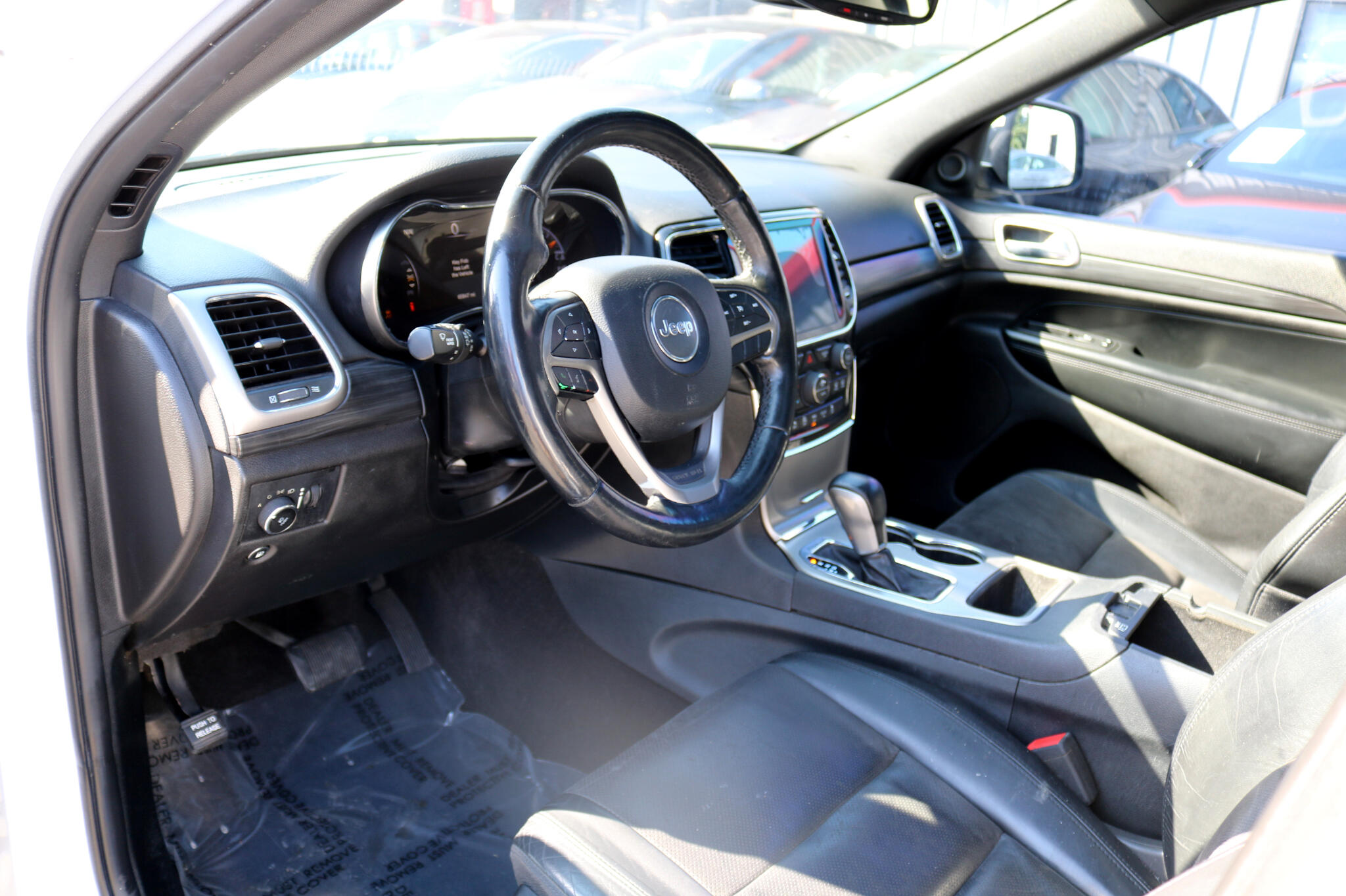 2019 Jeep Grand Cherokee Altitude photo 14