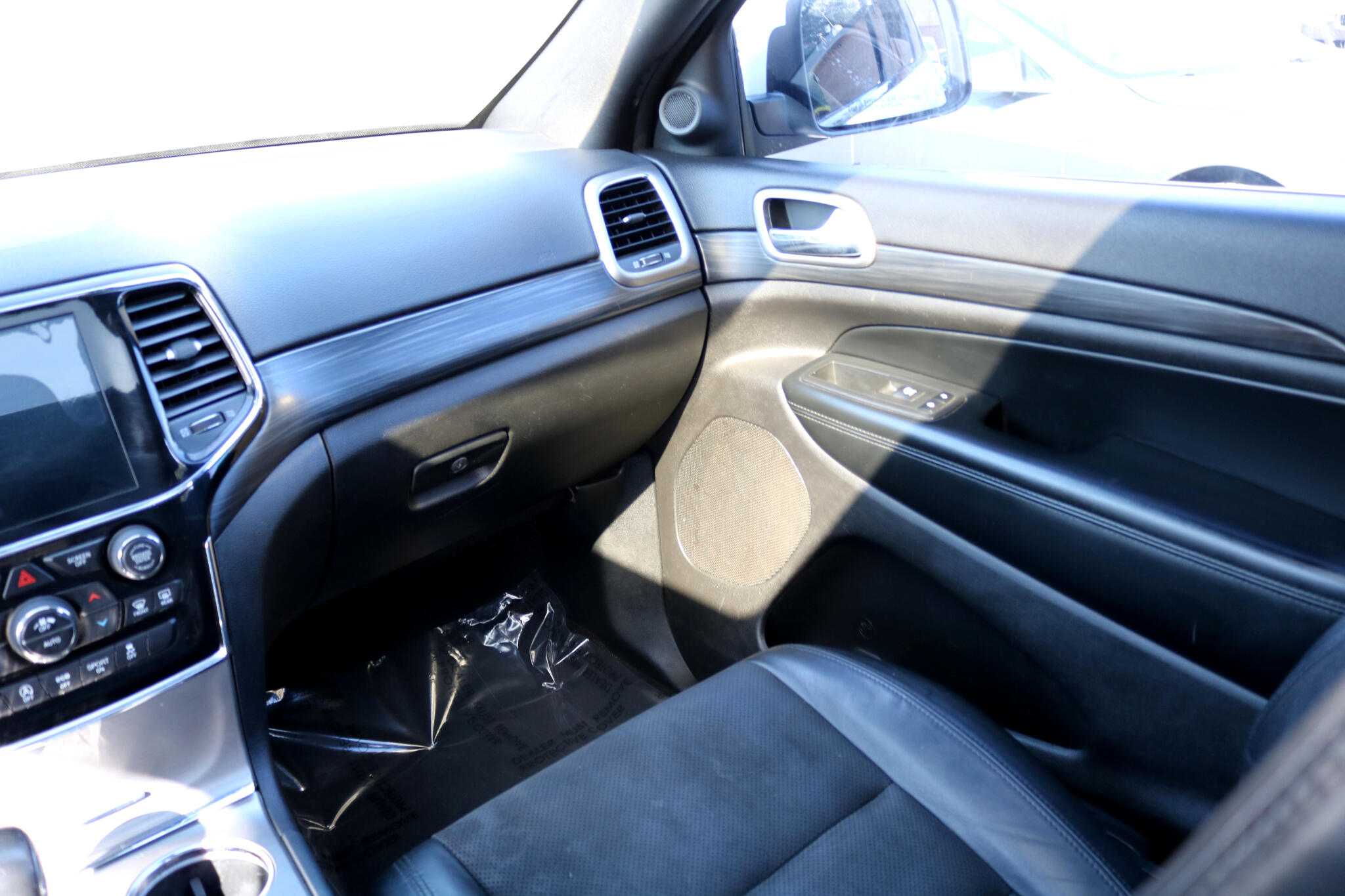 2019 Jeep Grand Cherokee Altitude photo 32