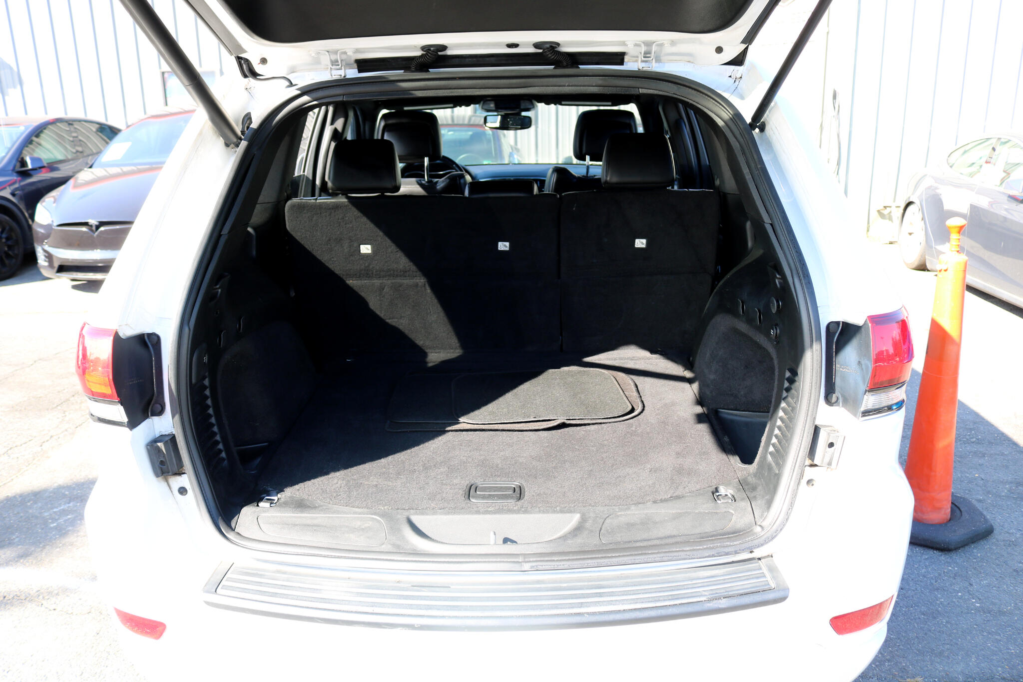 2019 Jeep Grand Cherokee Altitude photo 37