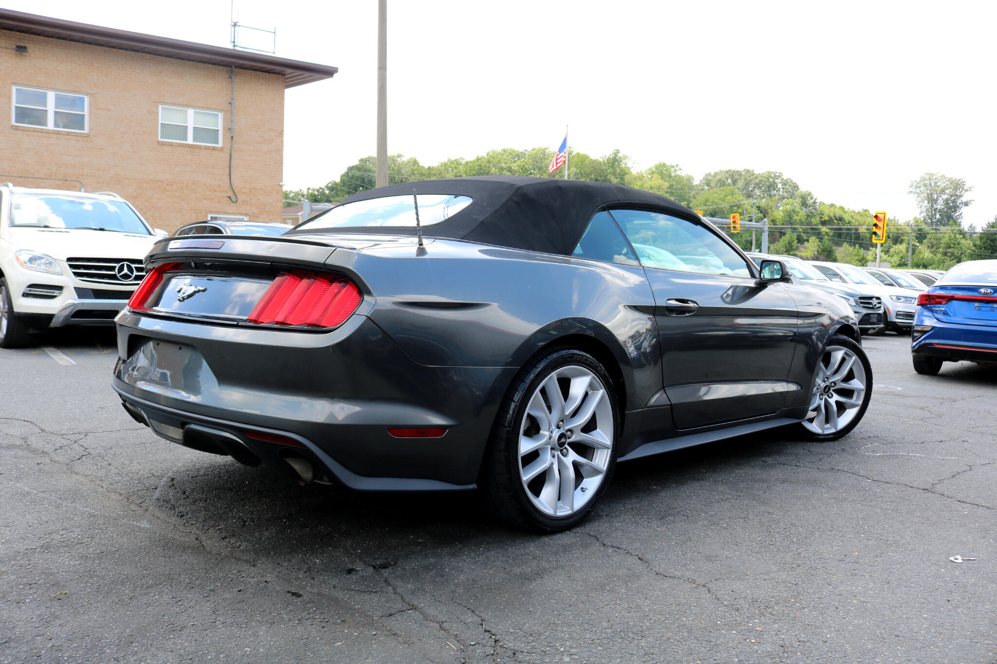 2017 Ford Mustang EcoBoost Premium Convertible photo 3