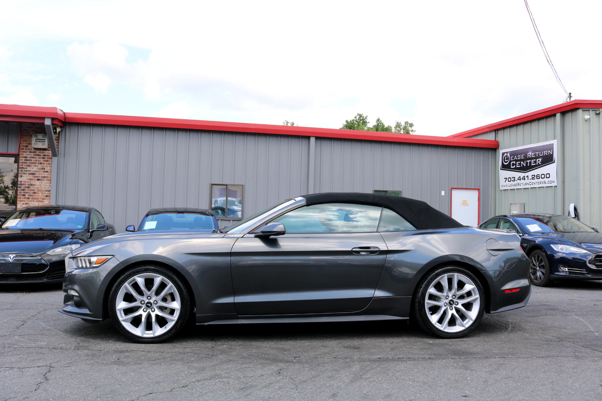 2017 Ford Mustang EcoBoost Premium Convertible photo 5