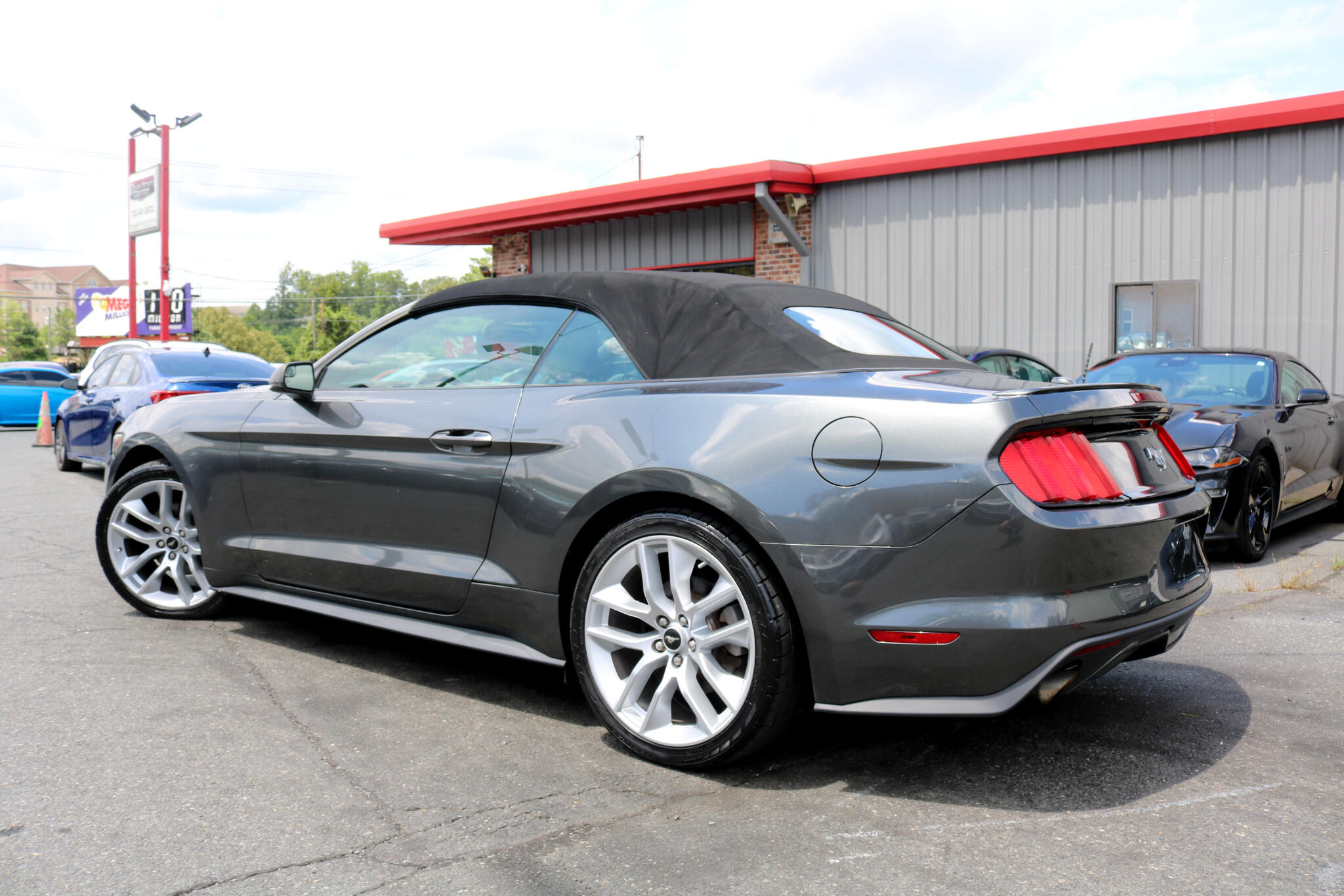 2017 Ford Mustang EcoBoost Premium Convertible photo 8