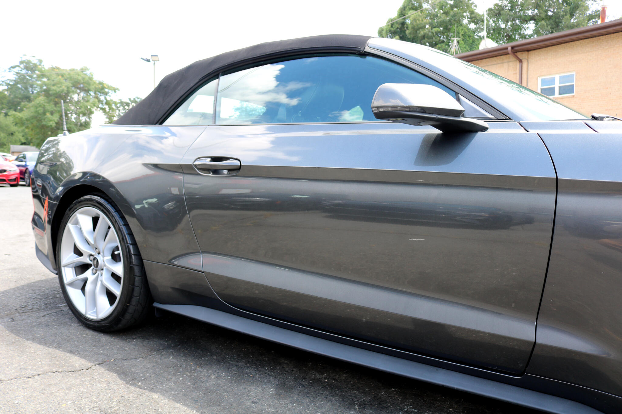 2017 Ford Mustang EcoBoost Premium Convertible photo 11