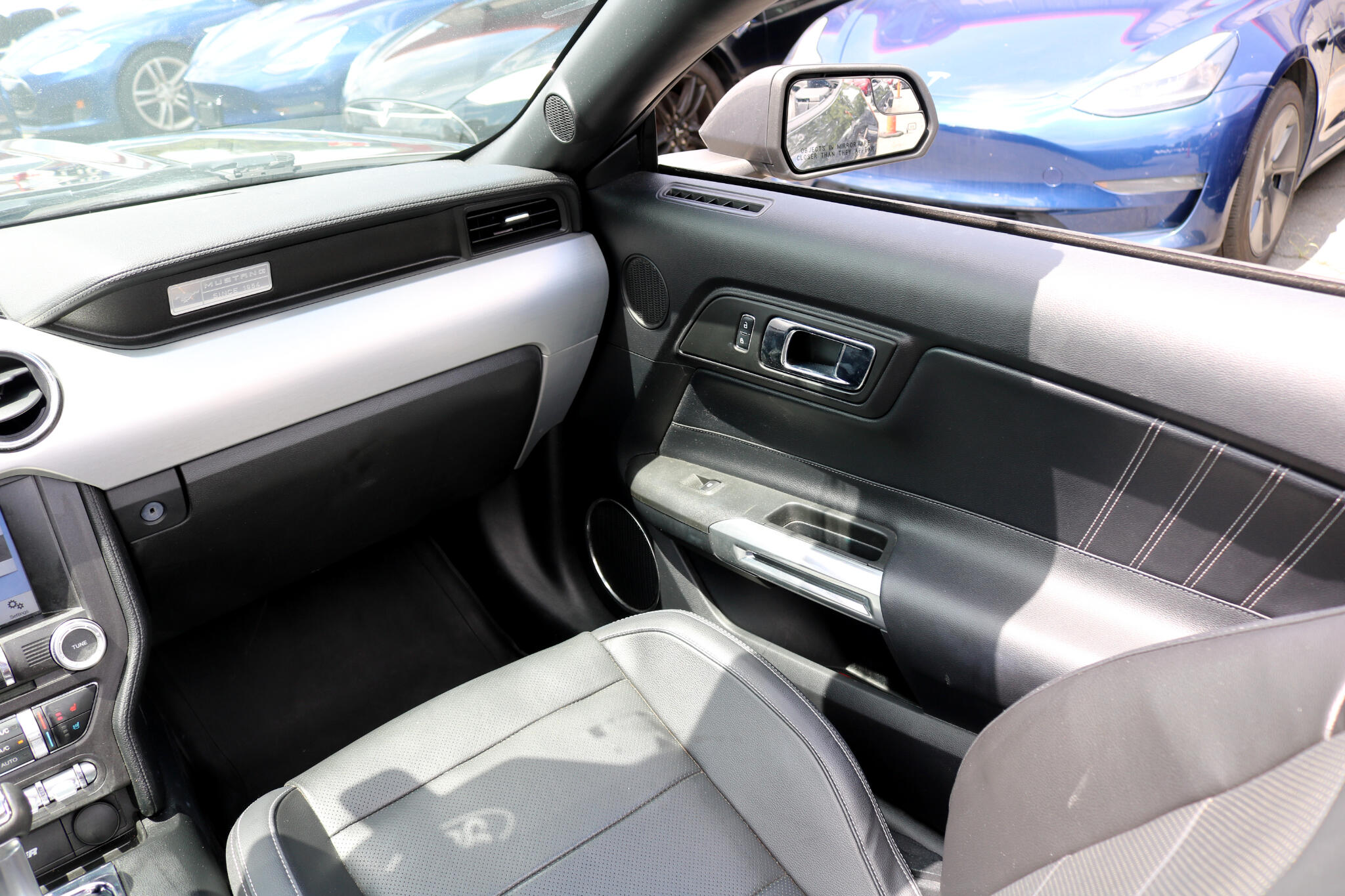 2017 Ford Mustang EcoBoost Premium Convertible photo 32