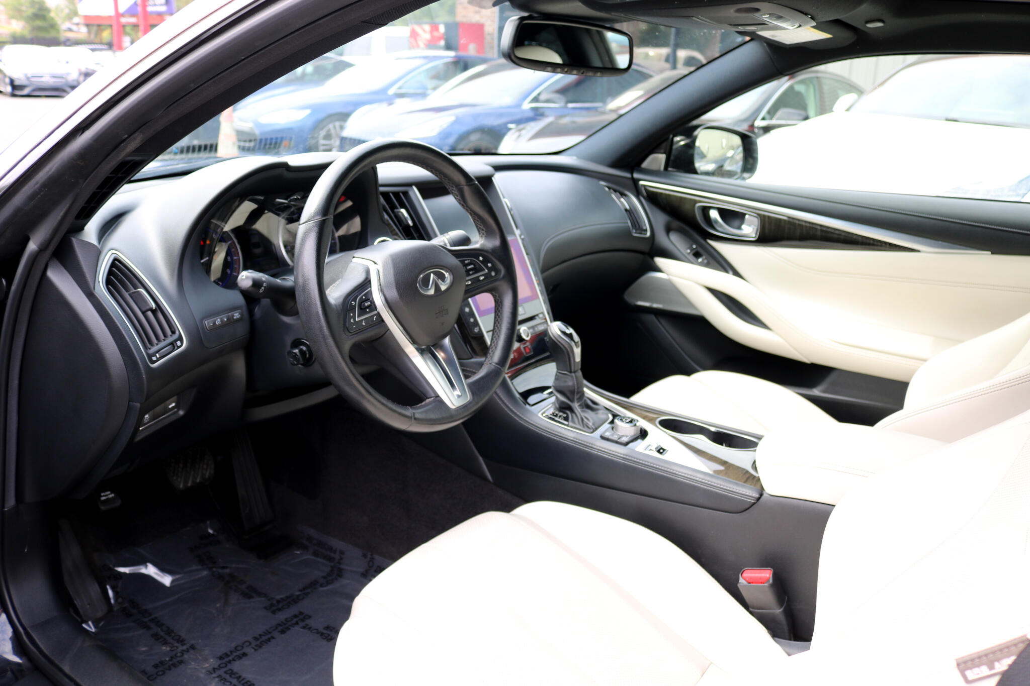 2017 Infiniti Q60 3.0t Premium photo 17