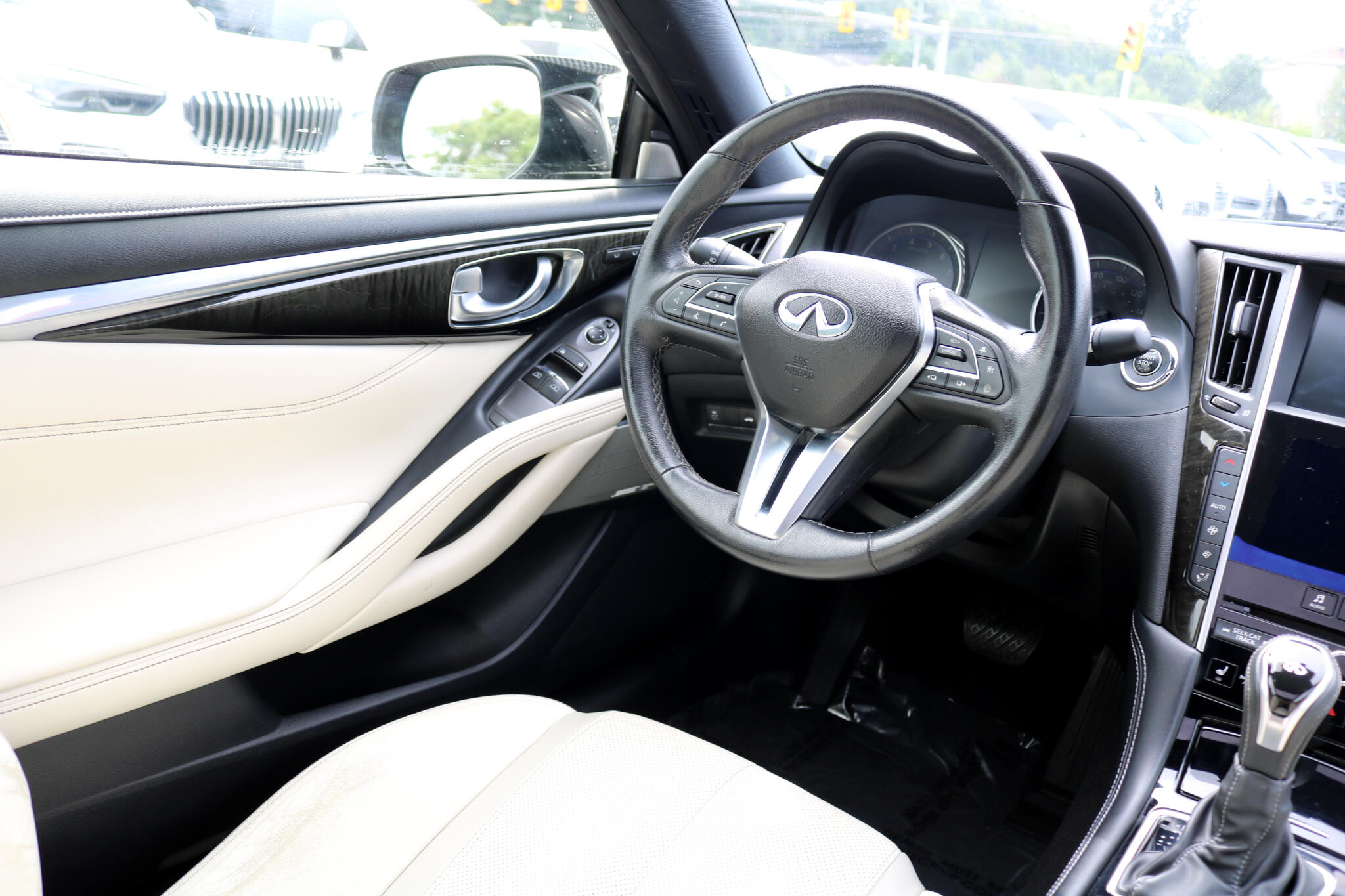 2017 Infiniti Q60 3.0t Premium photo 37