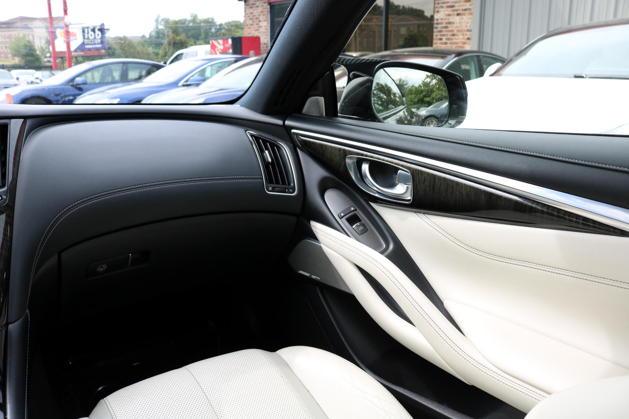 2017 Infiniti Q60 3.0t Premium photo 38