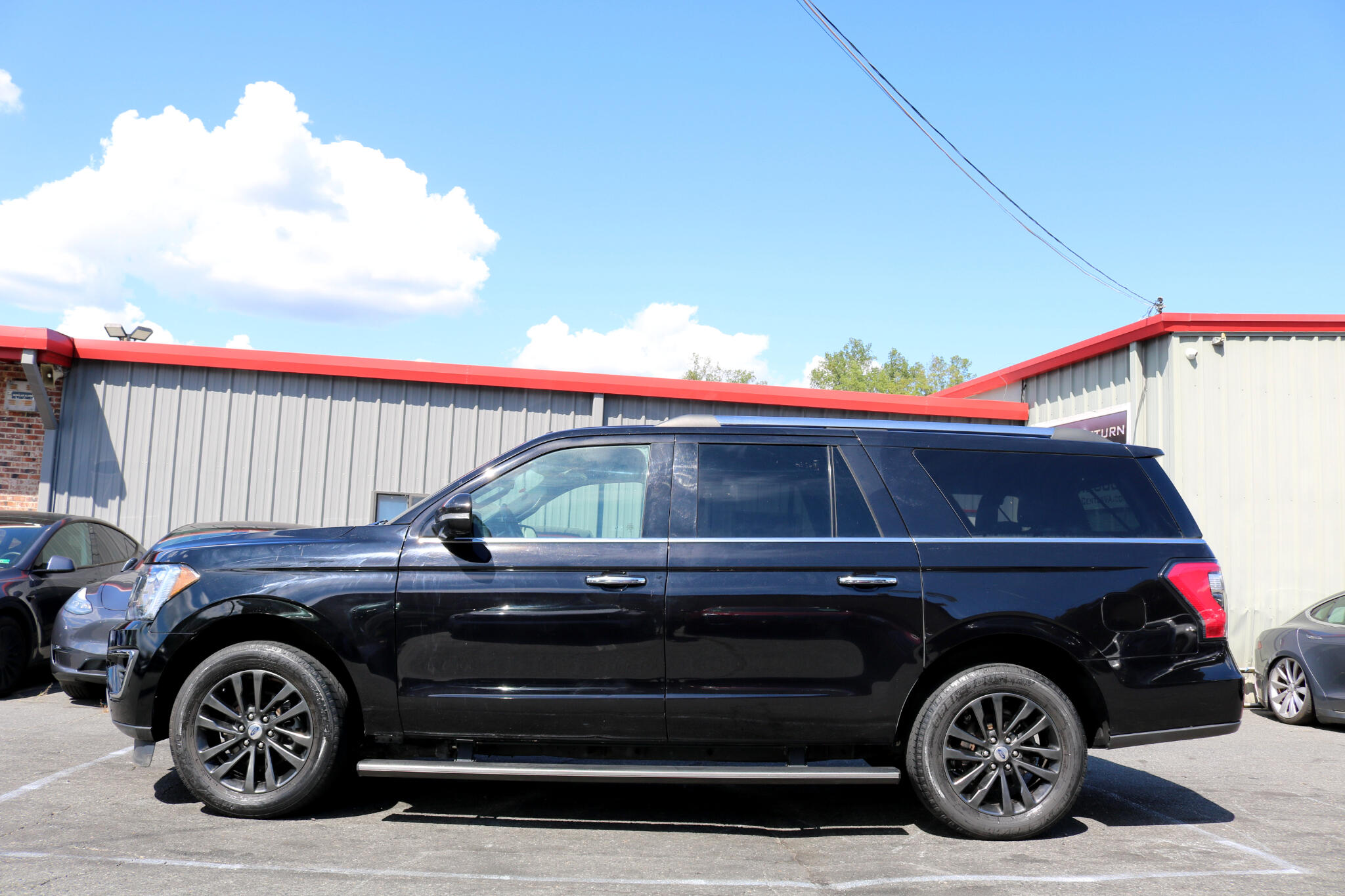 2021 Ford Expedition MAX Limited photo 2