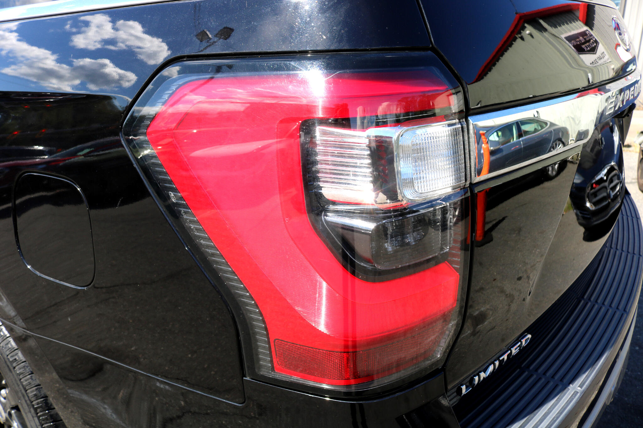 2021 Ford Expedition MAX Limited photo 8