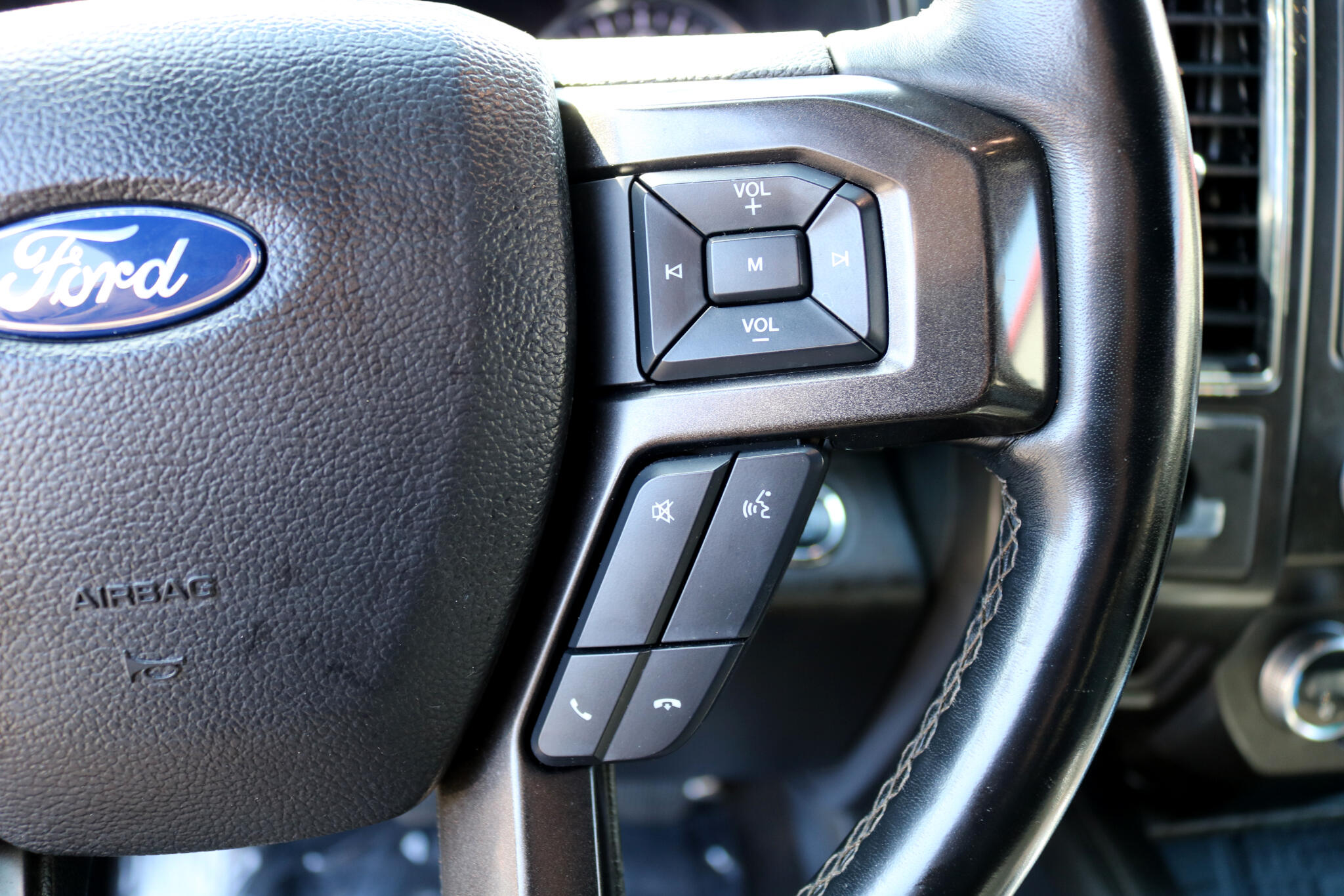 2021 Ford Expedition MAX Limited photo 18