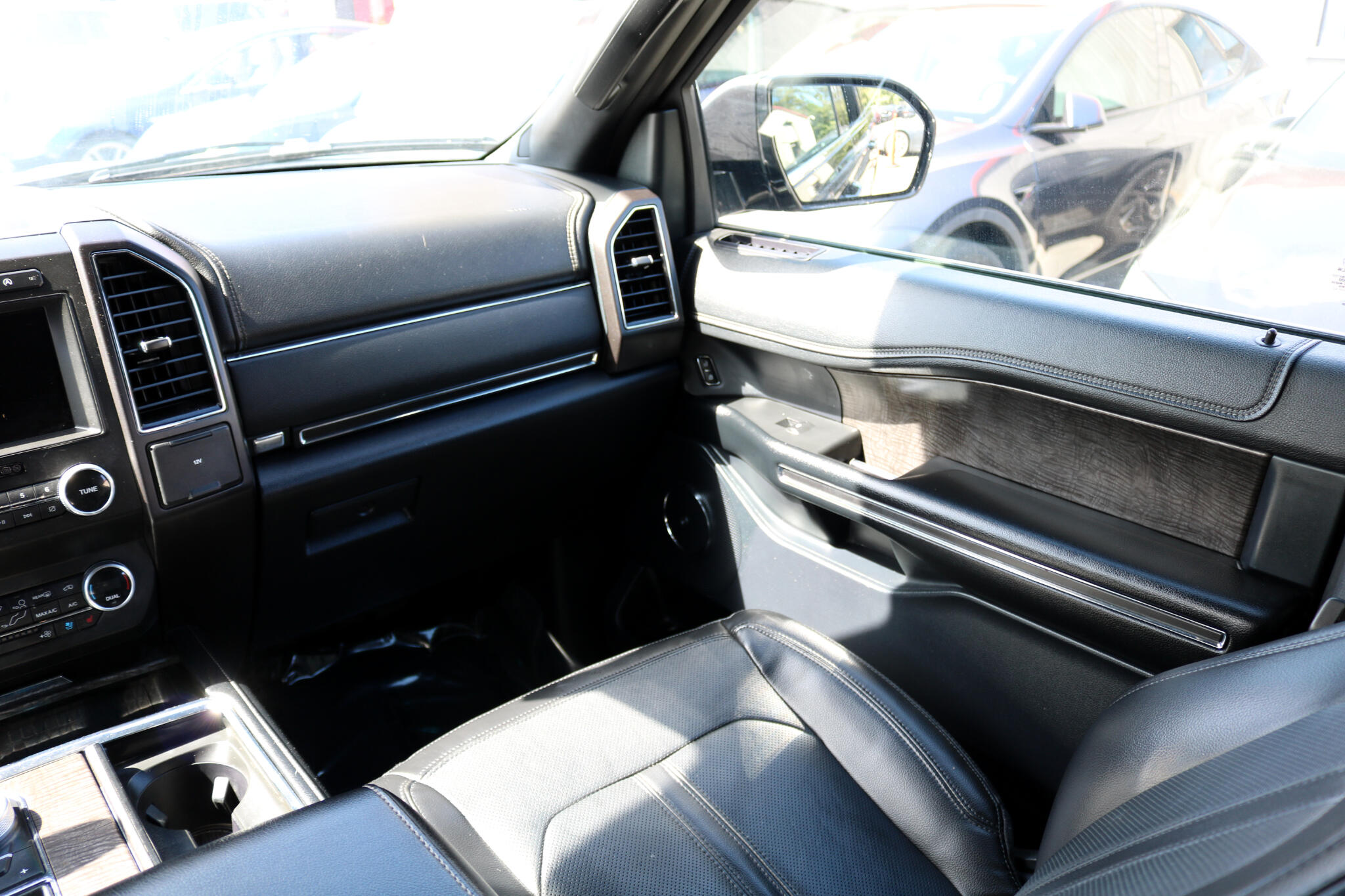 2021 Ford Expedition MAX Limited photo 35