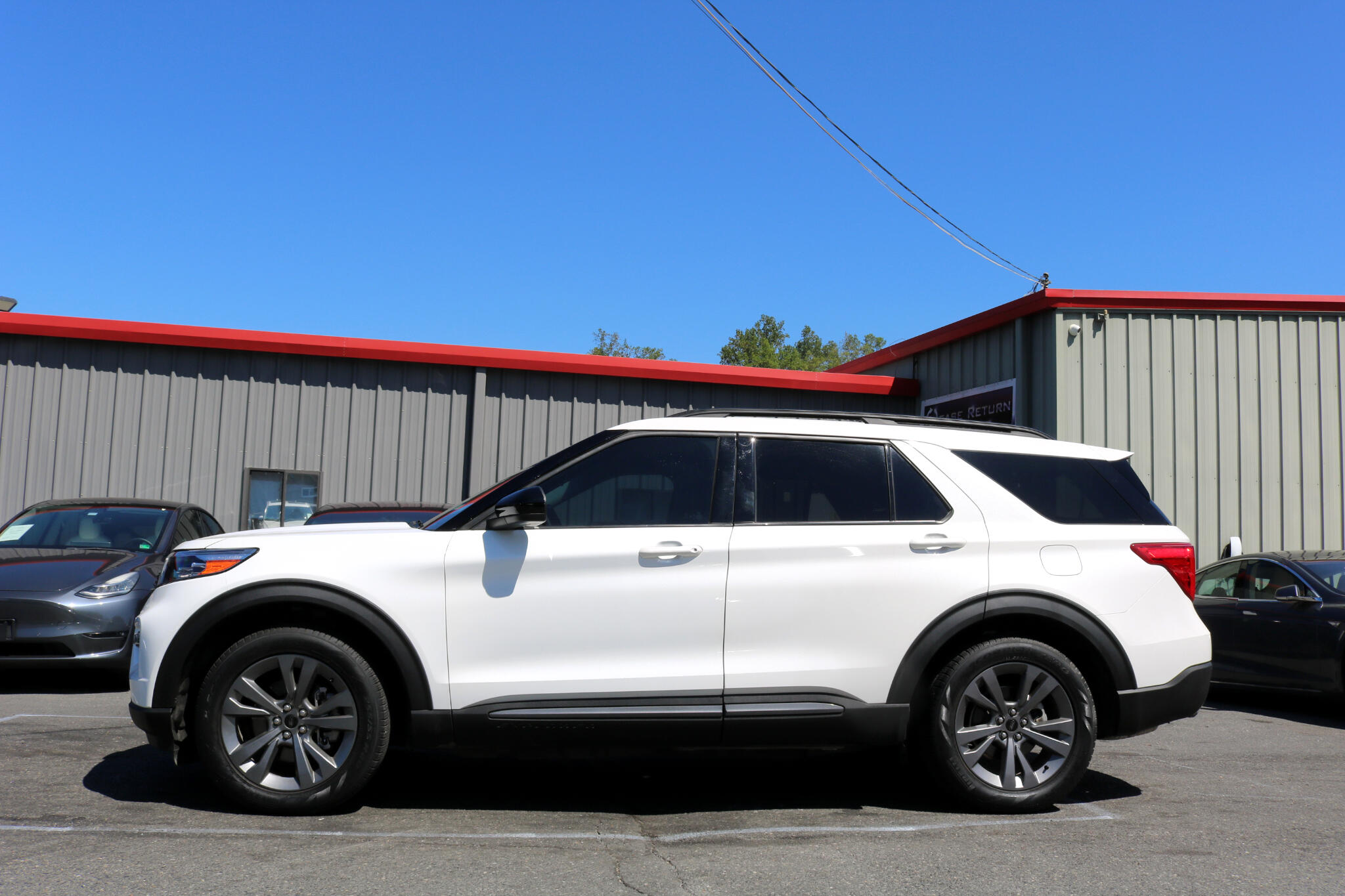 2022 Ford Explorer XLT photo 3