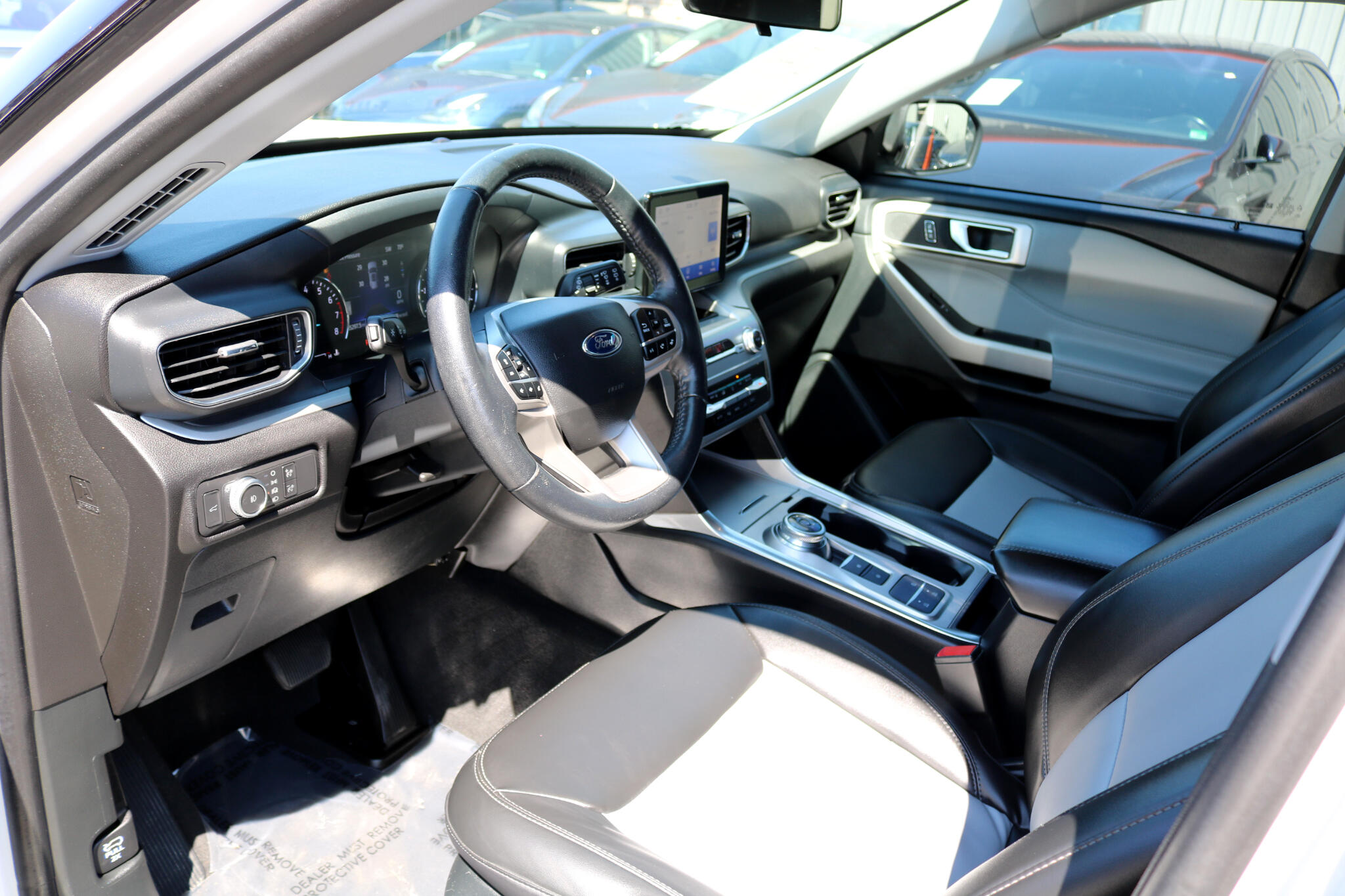 2022 Ford Explorer XLT photo 15