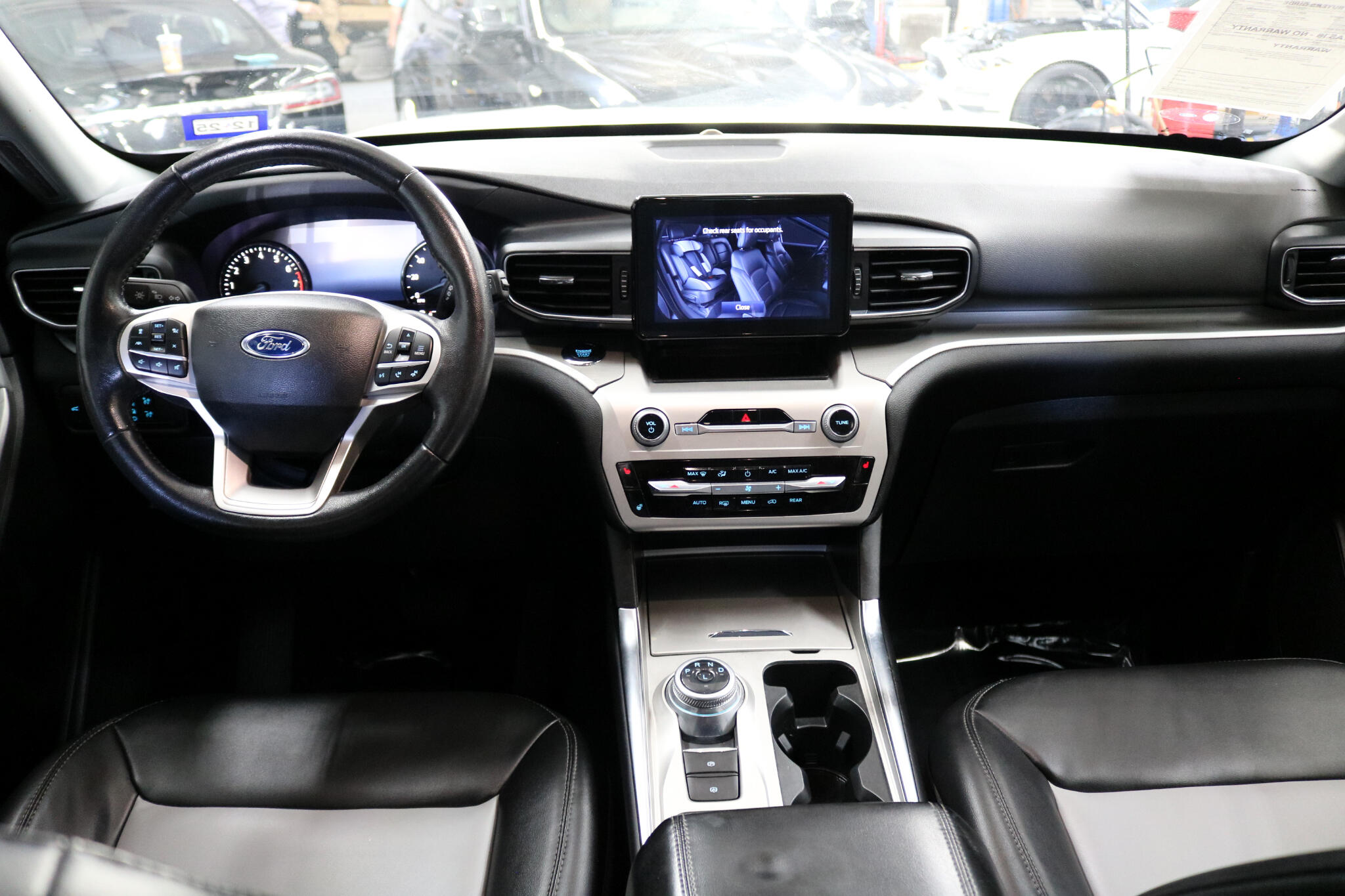 2022 Ford Explorer XLT photo 34
