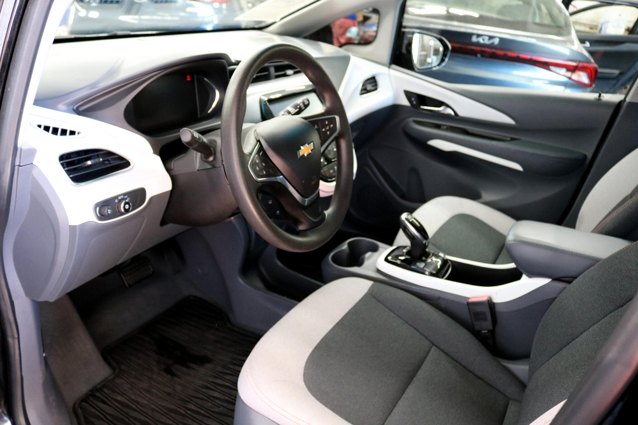 2018 Chevrolet Bolt EV 2LT photo 12