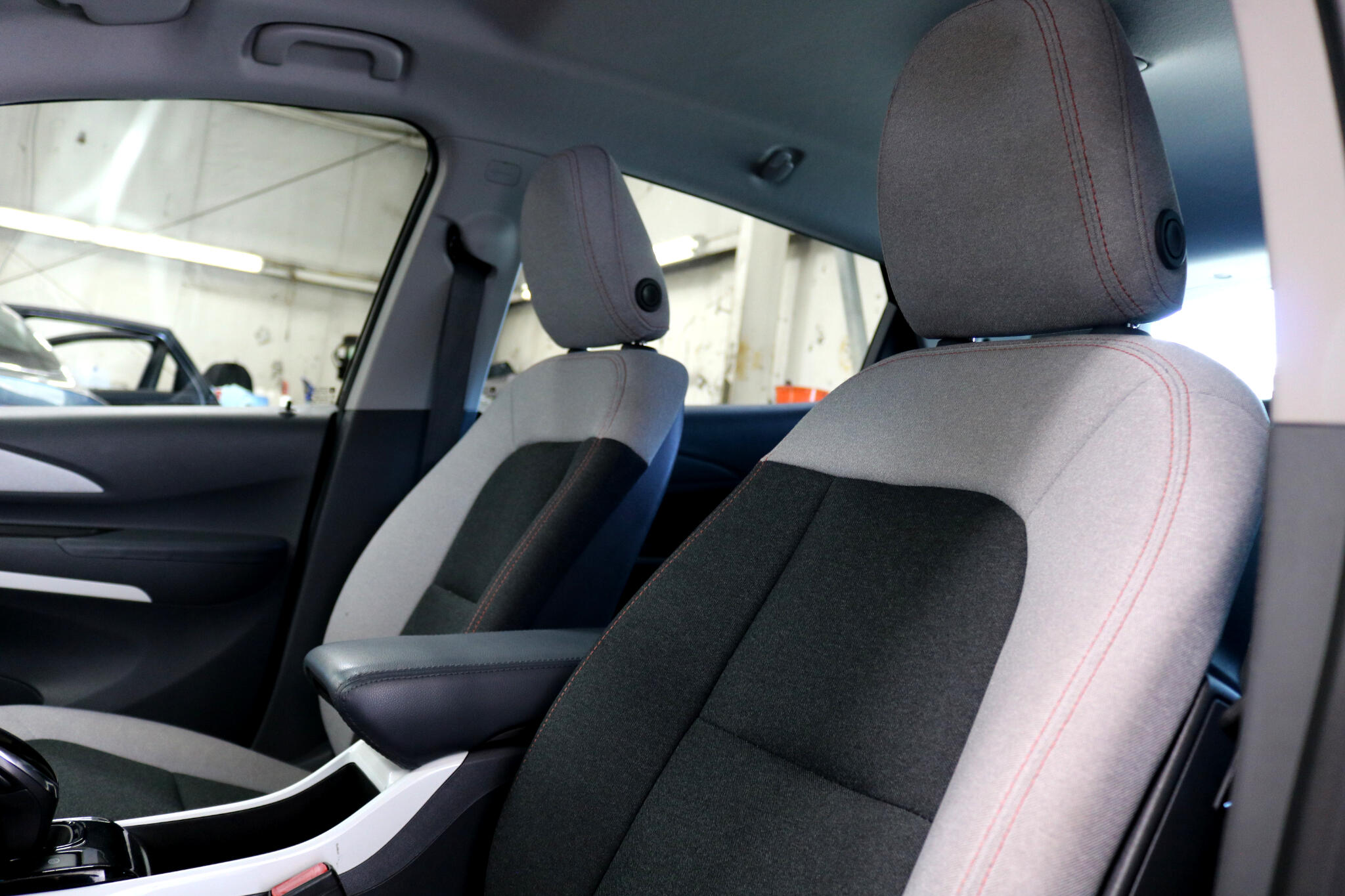 2018 Chevrolet Bolt EV 2LT photo 13