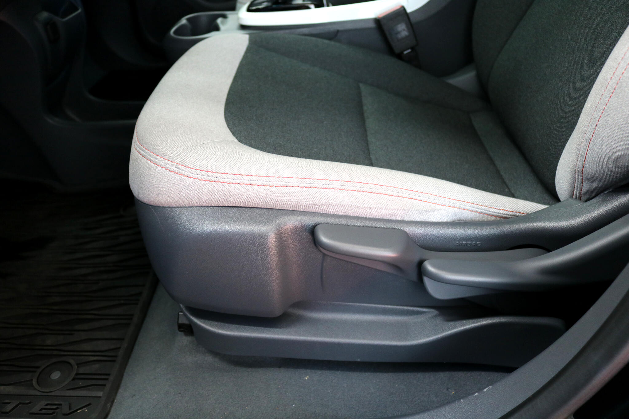 2018 Chevrolet Bolt EV 2LT photo 14