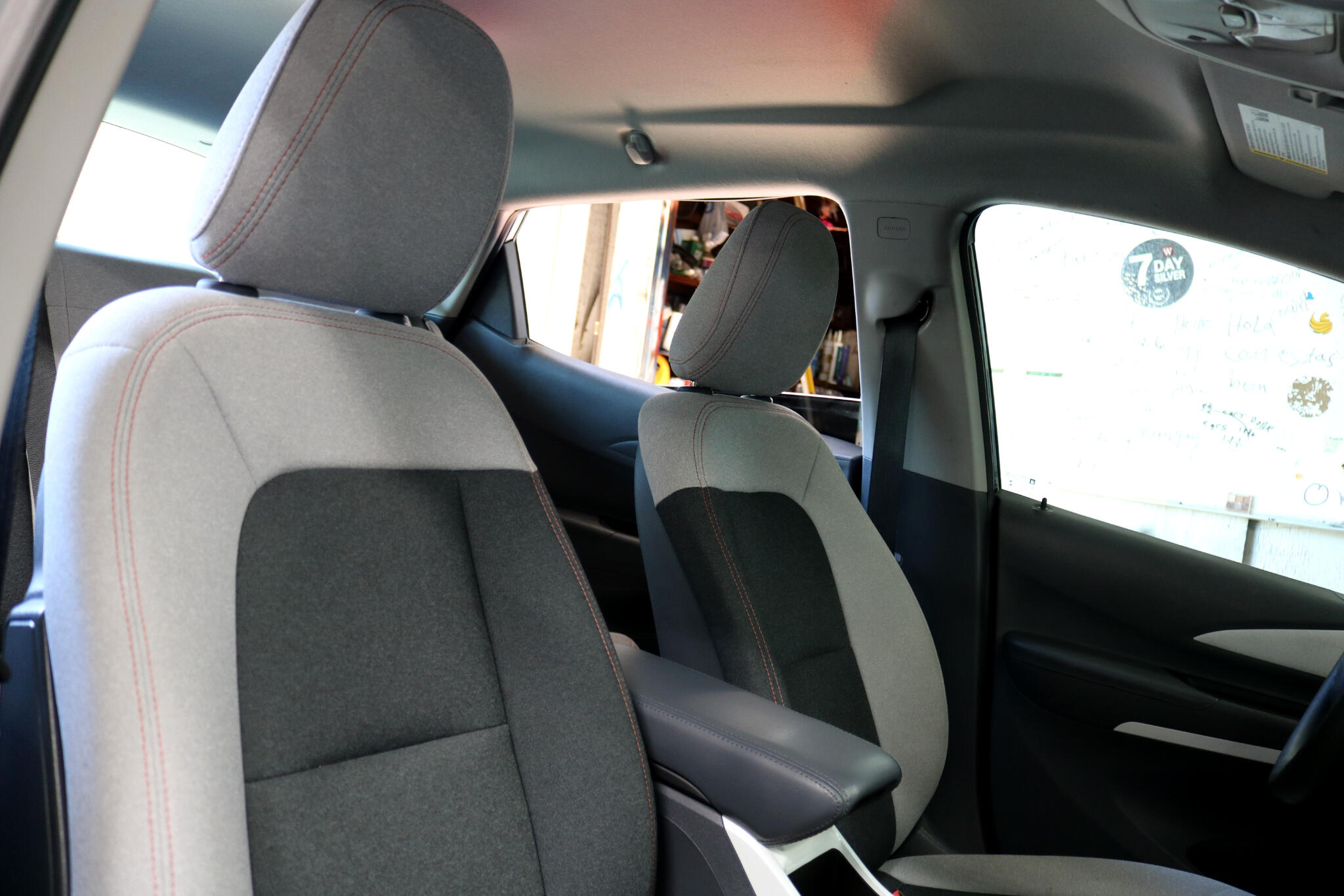 2018 Chevrolet Bolt EV 2LT photo 30