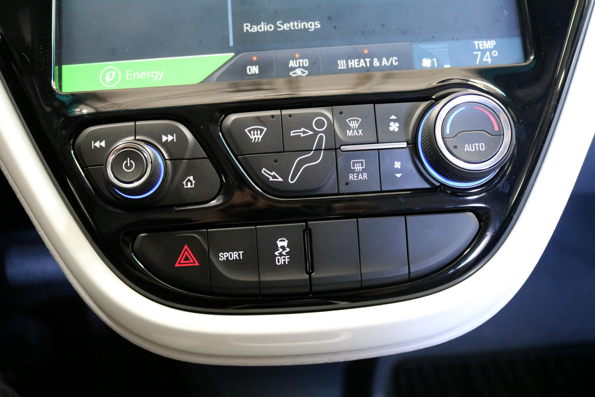 2018 Chevrolet Bolt EV 2LT photo 36