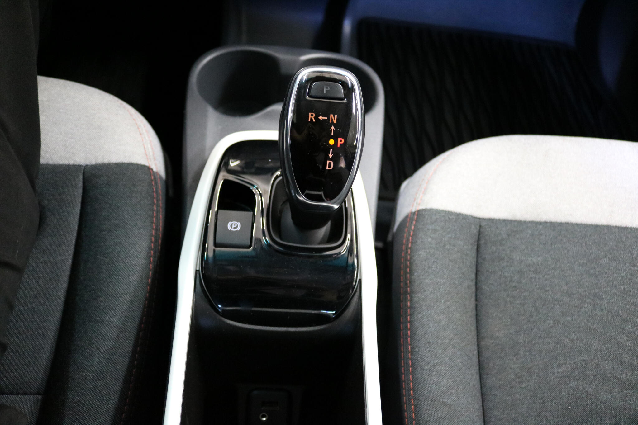 2018 Chevrolet Bolt EV 2LT photo 37