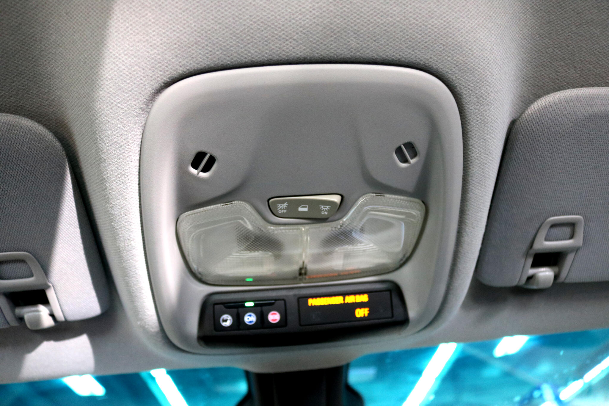 2018 Chevrolet Bolt EV 2LT photo 38
