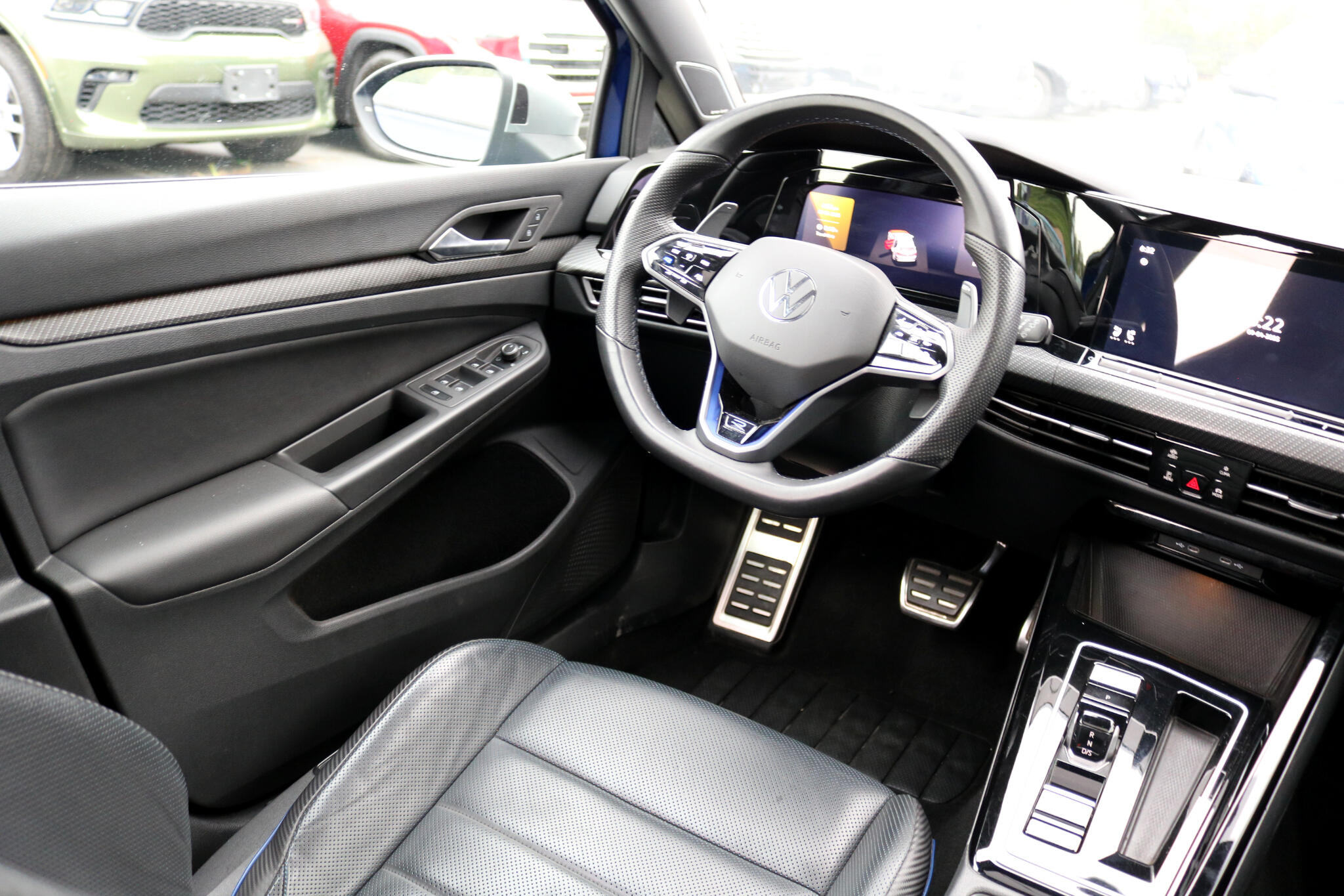 2024 Volkswagen Golf R photo 27